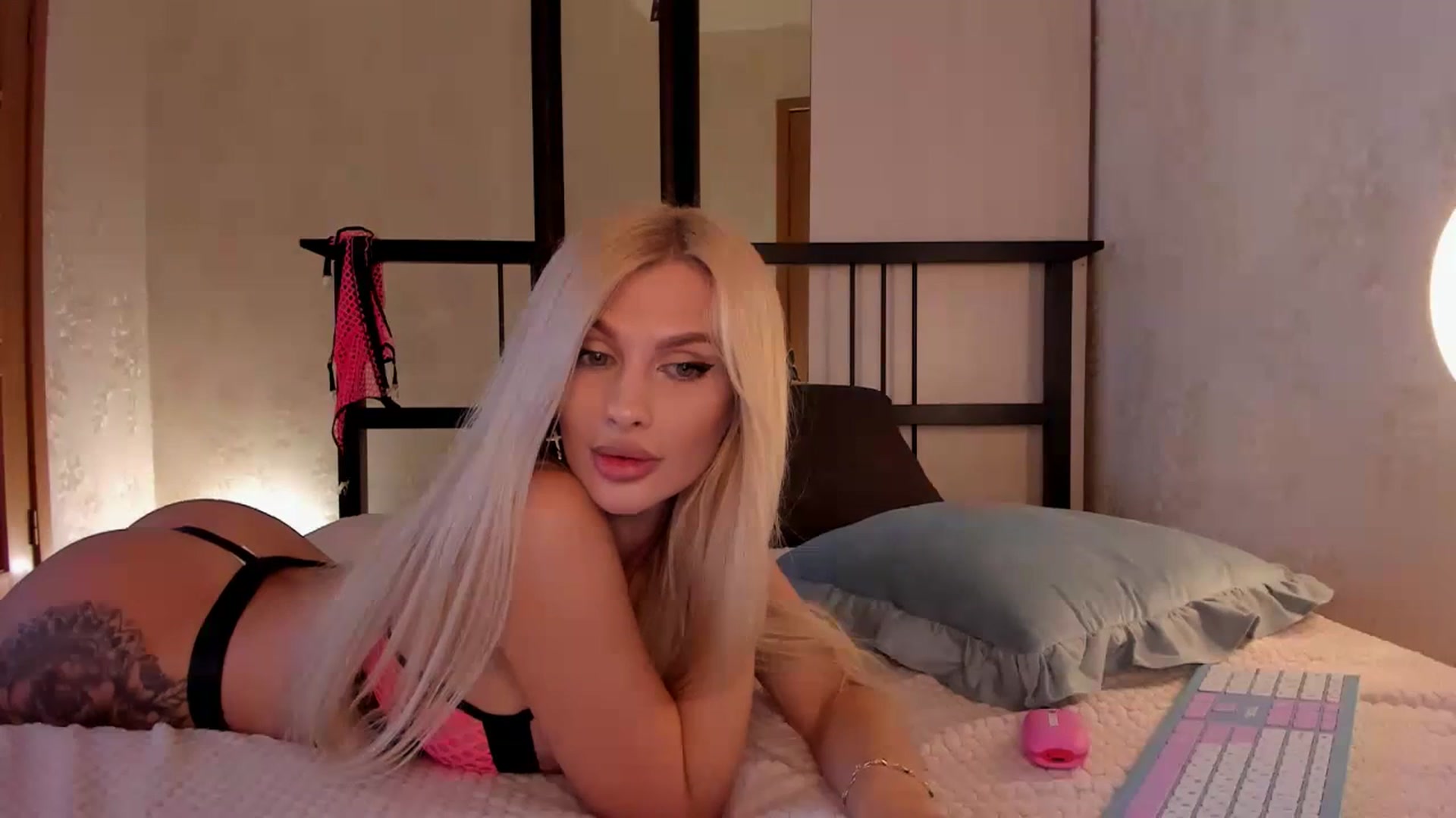 Gallery image thumbnail from KatyLi's myfreecams stream on, 09/26/2023, 01:17 image 20 of 20