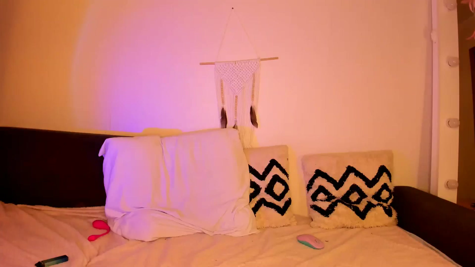 Gallery image thumbnail from KatyLi's myfreecams stream on, 03/03/2024, 22:15 image 7 of 20