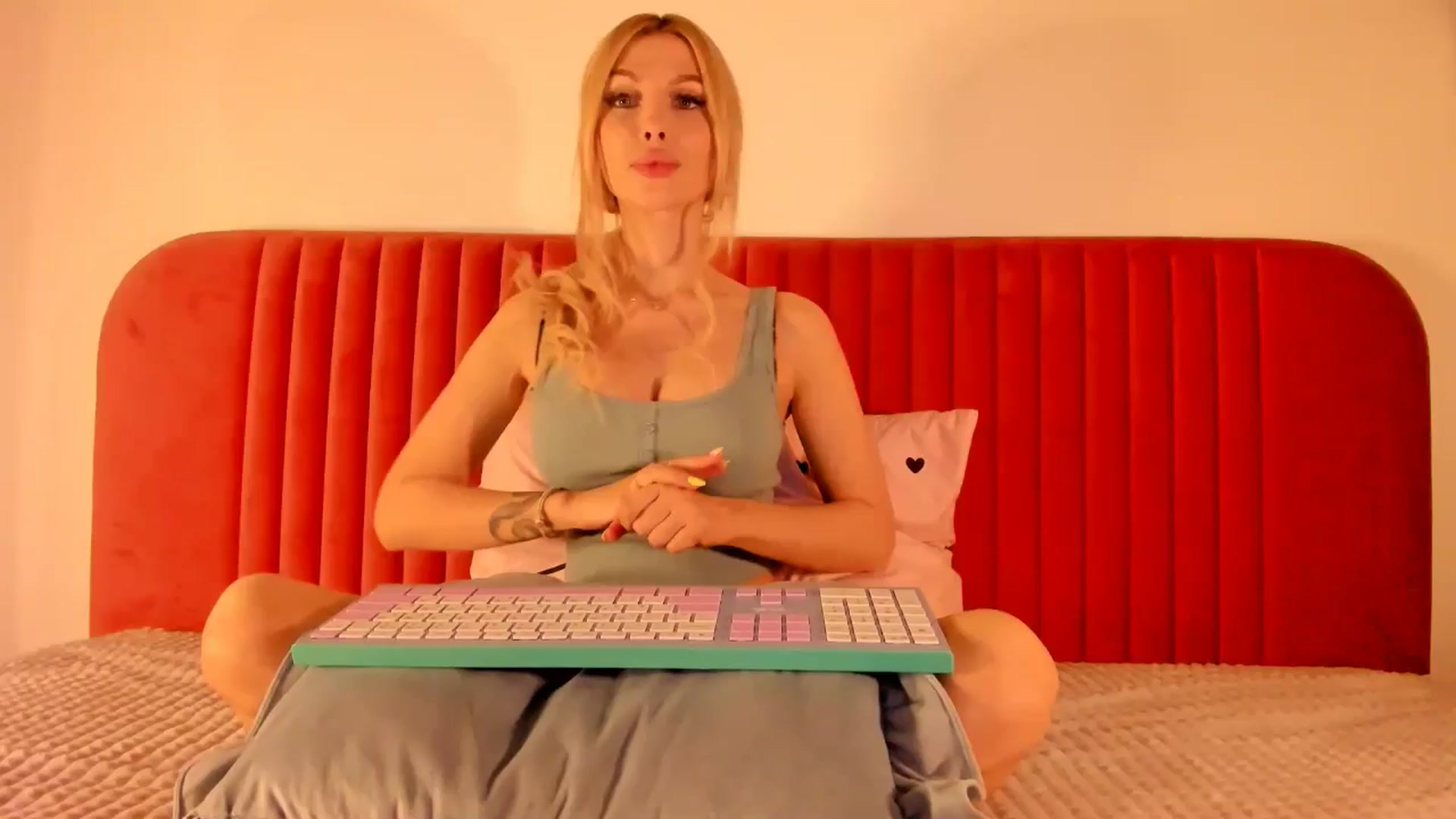 Gallery image thumbnail from KatyLi's myfreecams stream on, 05/27/2024, 21:02 image 5 of 20