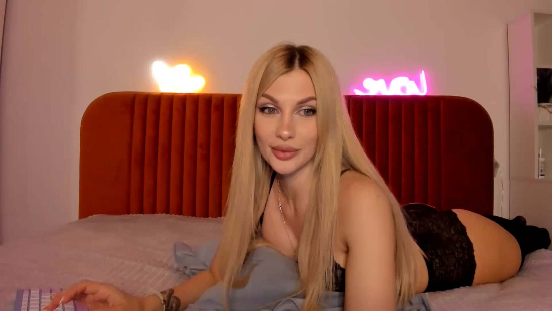 Gallery image thumbnail from KatyLi's myfreecams stream on, 05/30/2024, 20:40 image 13 of 20