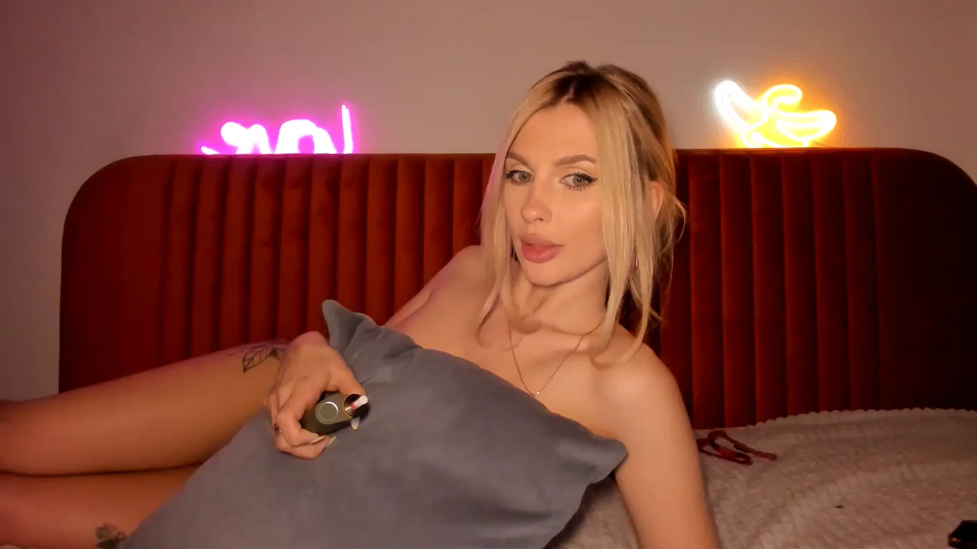 Gallery image thumbnail from KatyLi's myfreecams stream on, 06/08/2024, 23:46 image 13 of 20