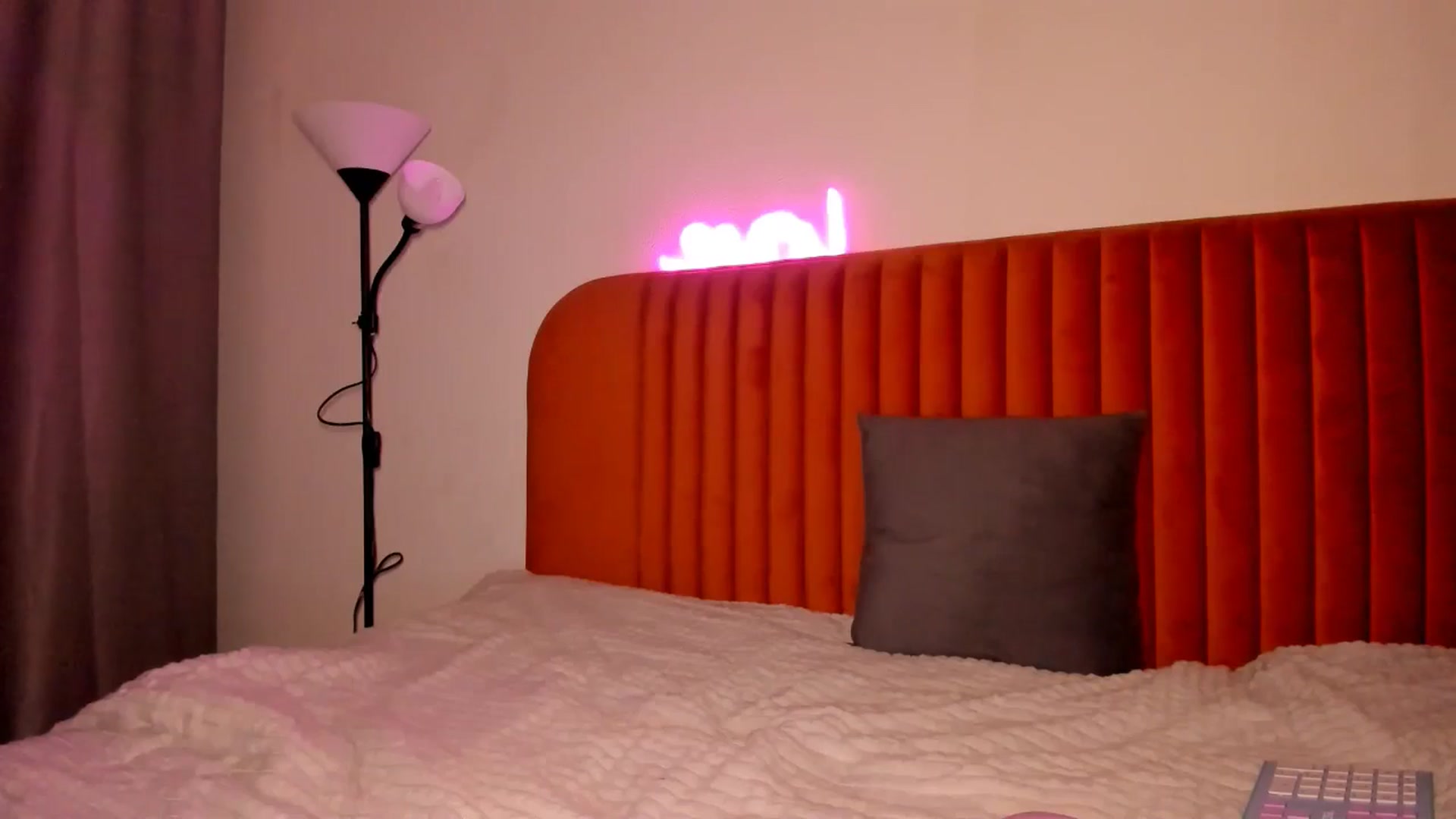 Gallery image thumbnail from KatyLi's myfreecams stream on, 06/19/2024, 21:19 image 17 of 20