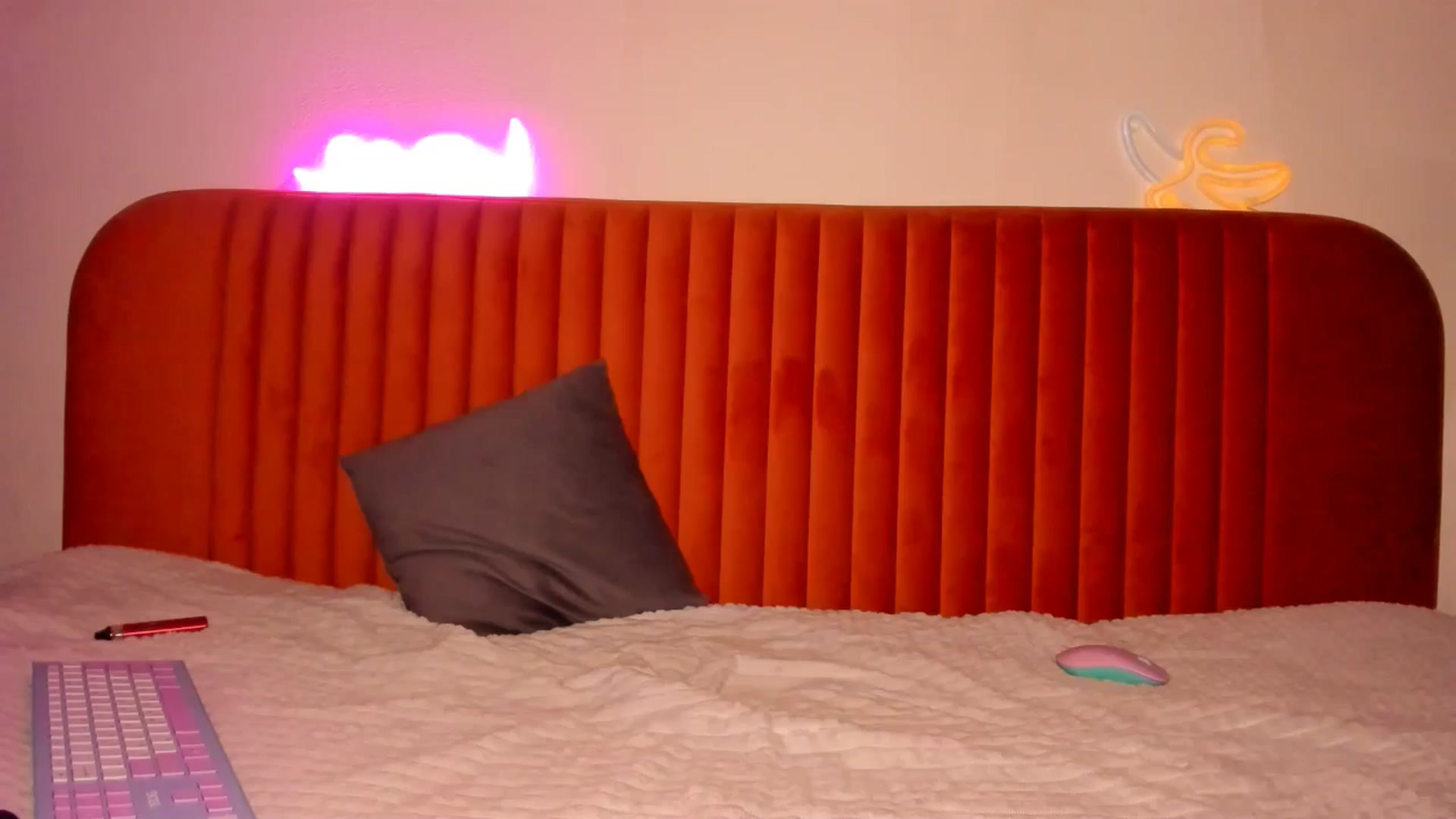 Gallery image thumbnail from KatyLi's myfreecams stream on, 07/01/2024, 21:54 image 14 of 20