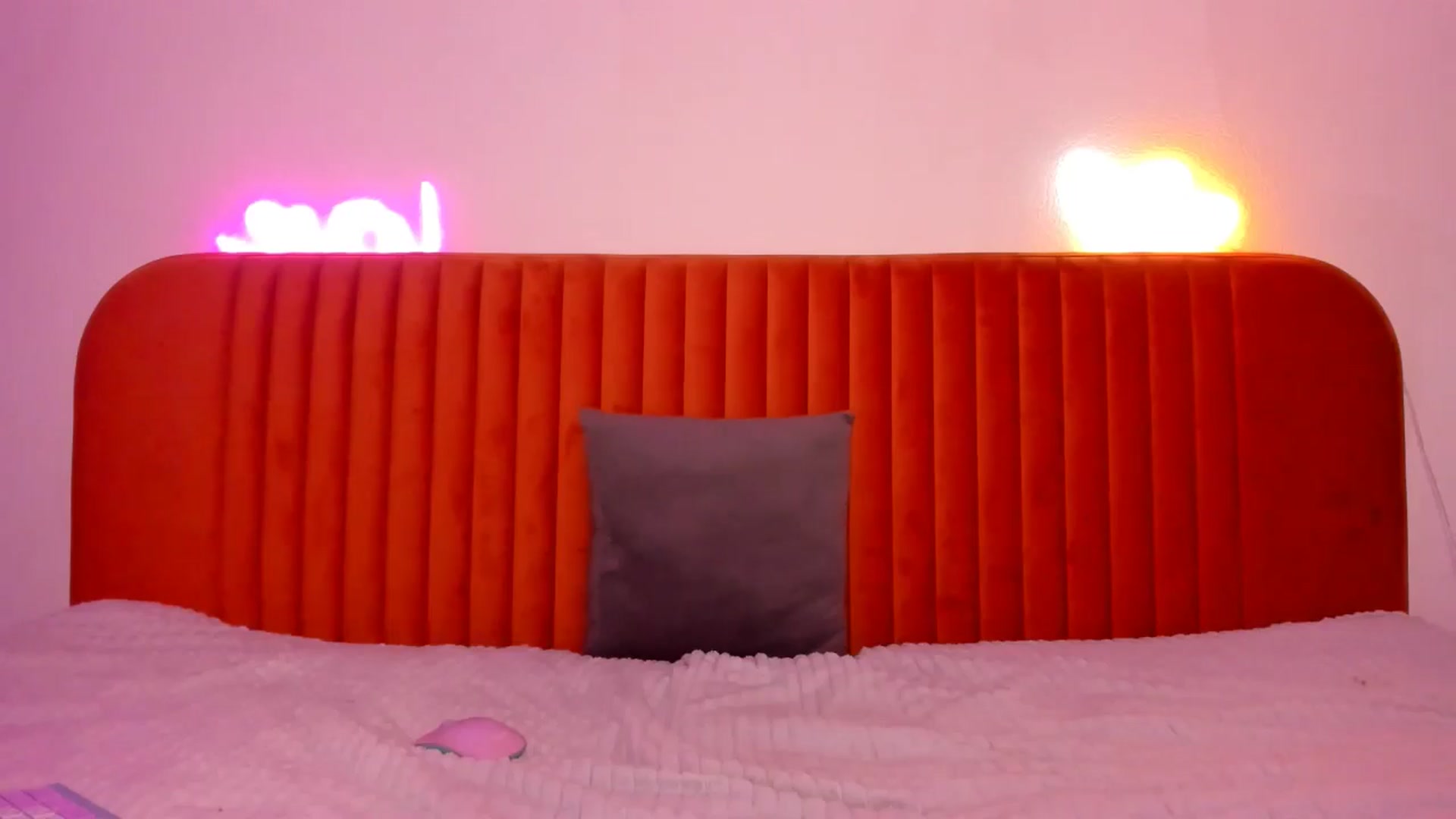 Gallery image thumbnail from KatyLi's myfreecams stream on, 07/02/2024, 22:31 image 4 of 20