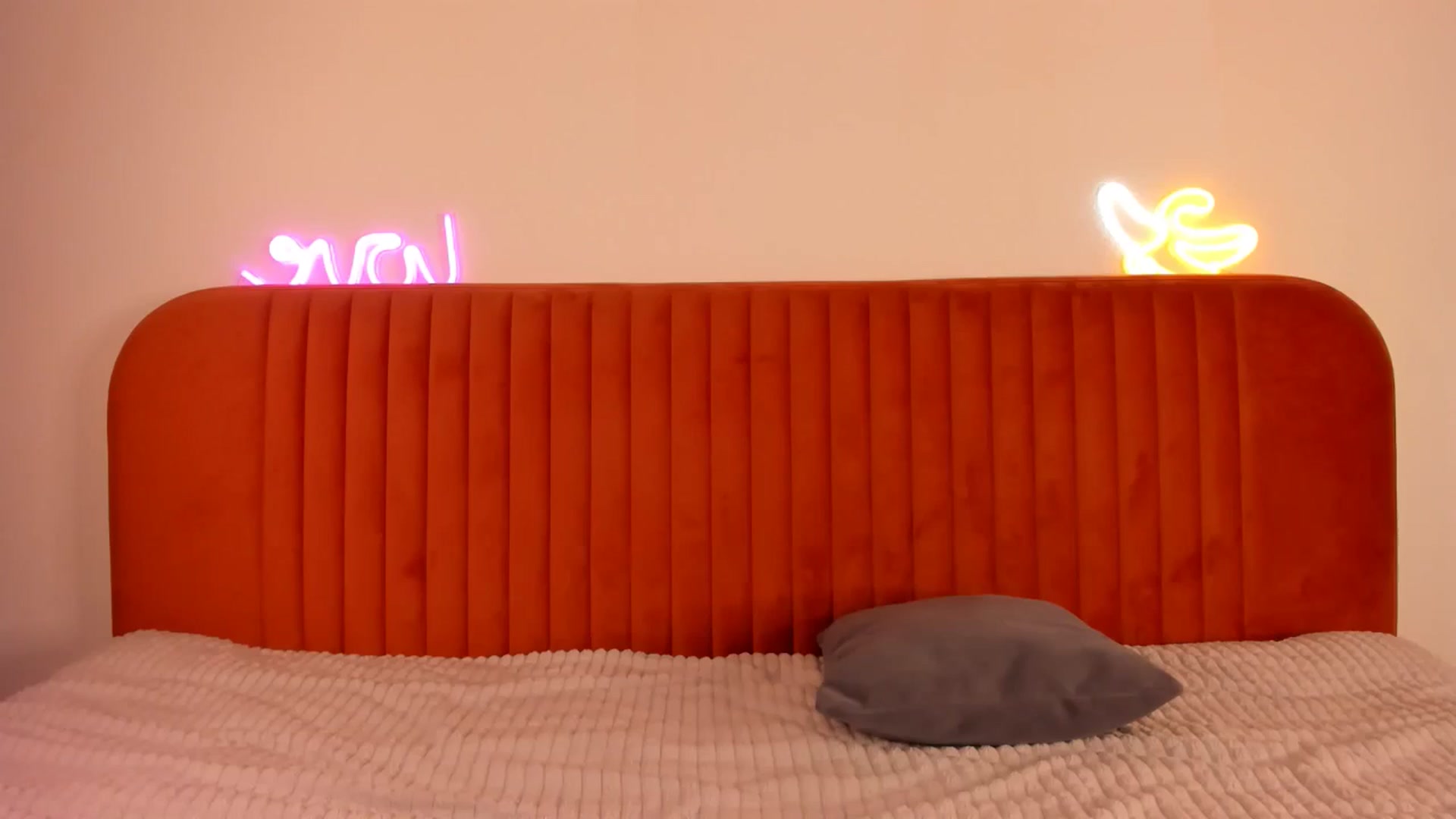Gallery image thumbnail from KatyLi's myfreecams stream on, 07/05/2024, 21:01 image 20 of 20