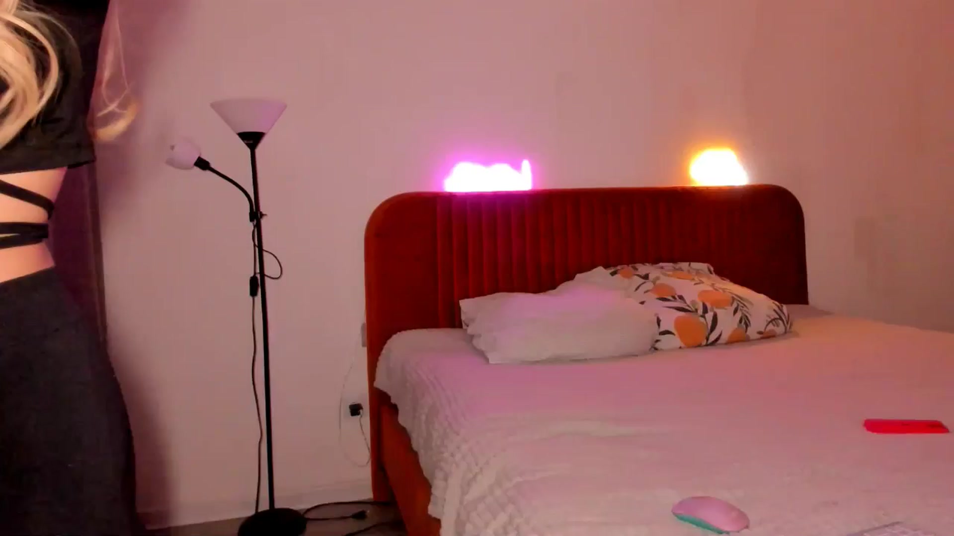 Gallery image thumbnail from KatyLi's myfreecams stream on, 08/01/2024, 22:00 image 16 of 20