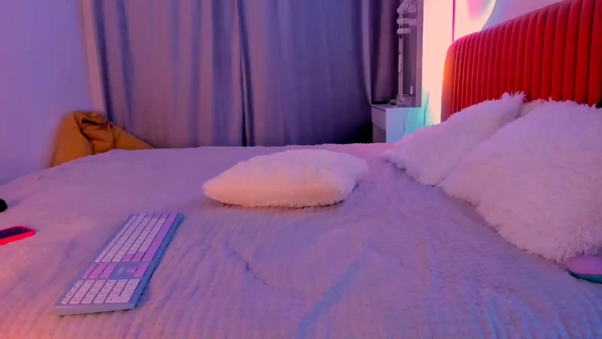 Gallery image thumbnail from KatyLi's myfreecams stream on, 08/21/2024, 22:06 image 16 of 20