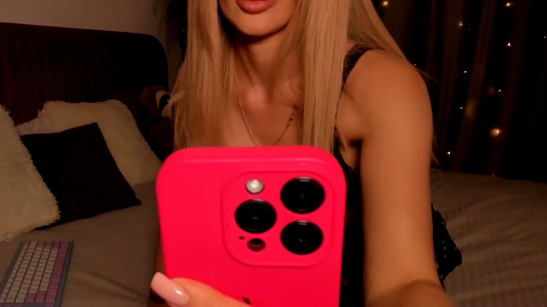 Gallery image thumbnail from KatyLi's myfreecams stream on, 11/22/2024, 22:56 image 13 of 20