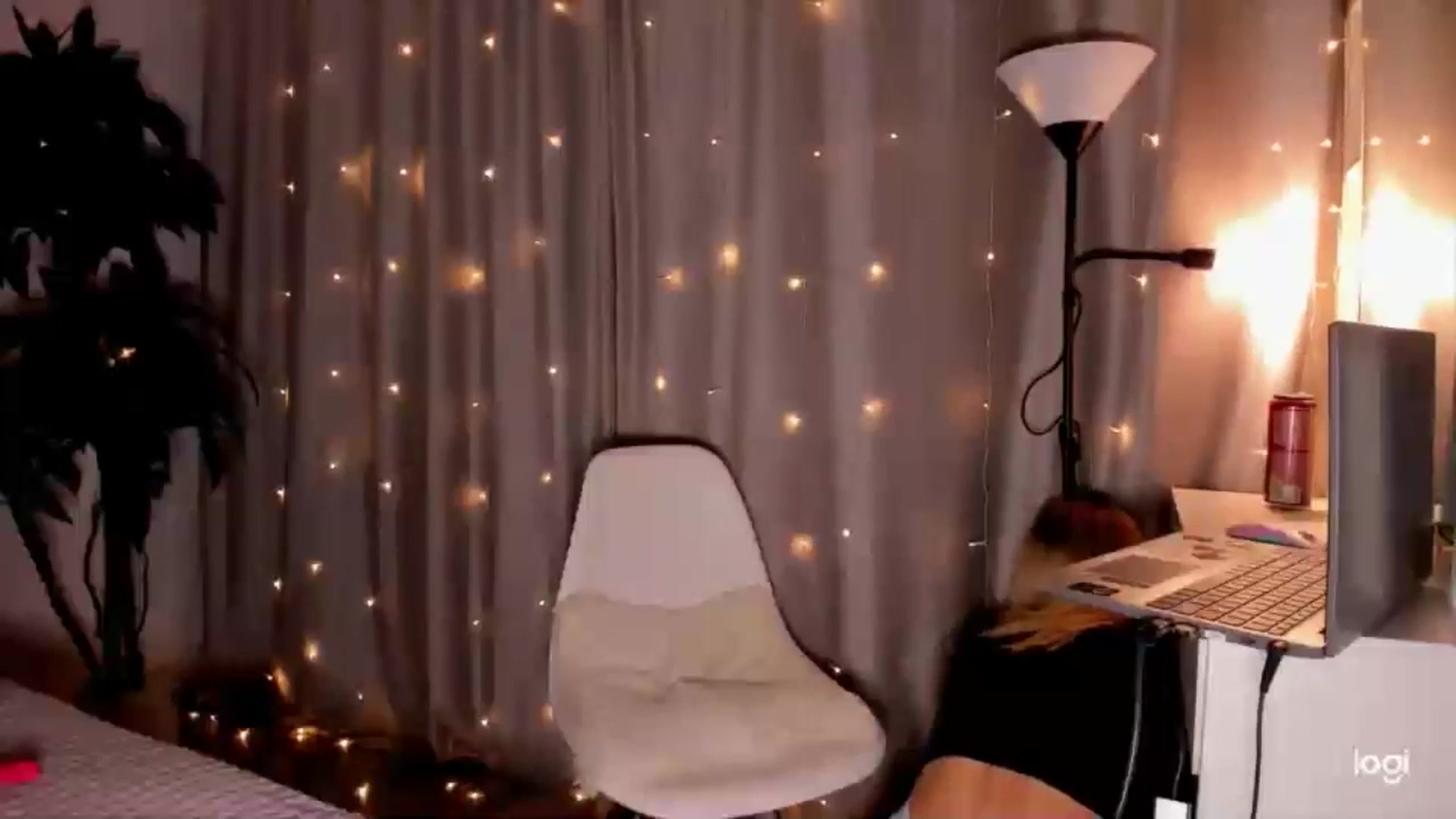 Gallery image thumbnail from KatyLi's myfreecams stream on, 12/08/2024, 21:22 image 18 of 20