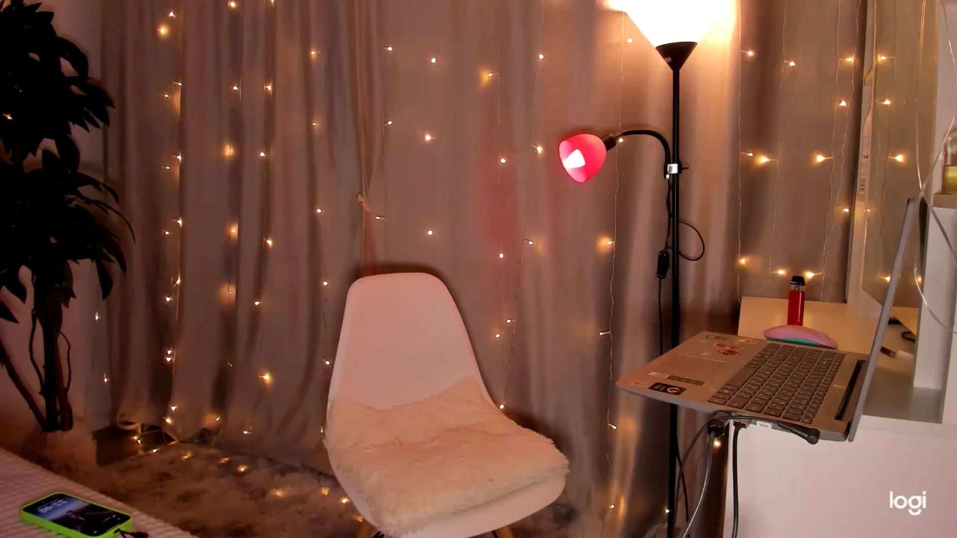 Gallery image thumbnail from KatyLi's myfreecams stream on, 12/10/2024, 20:05 image 7 of 20