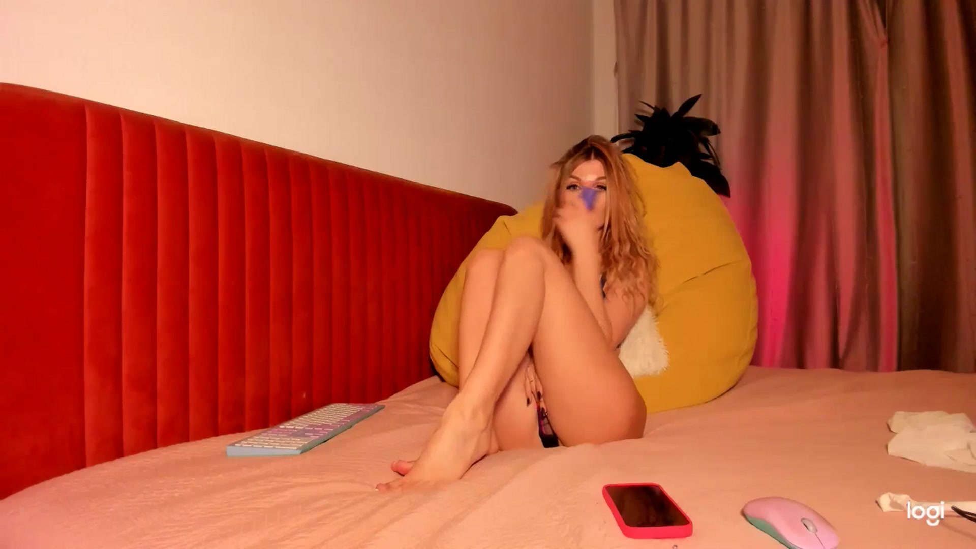 Gallery image thumbnail from KatyLi's myfreecams stream on, 12/26/2024, 23:26 image 19 of 20