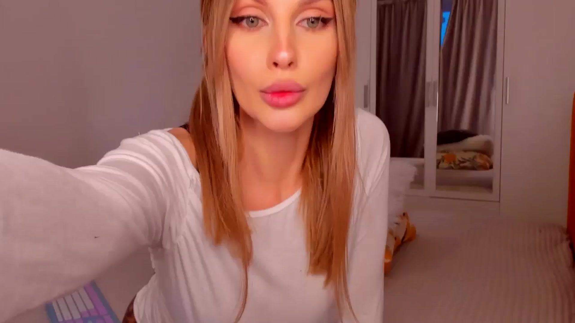 Gallery image thumbnail from KatyLi's myfreecams stream on, 01/20/2025, 14:11 image 1 of 20