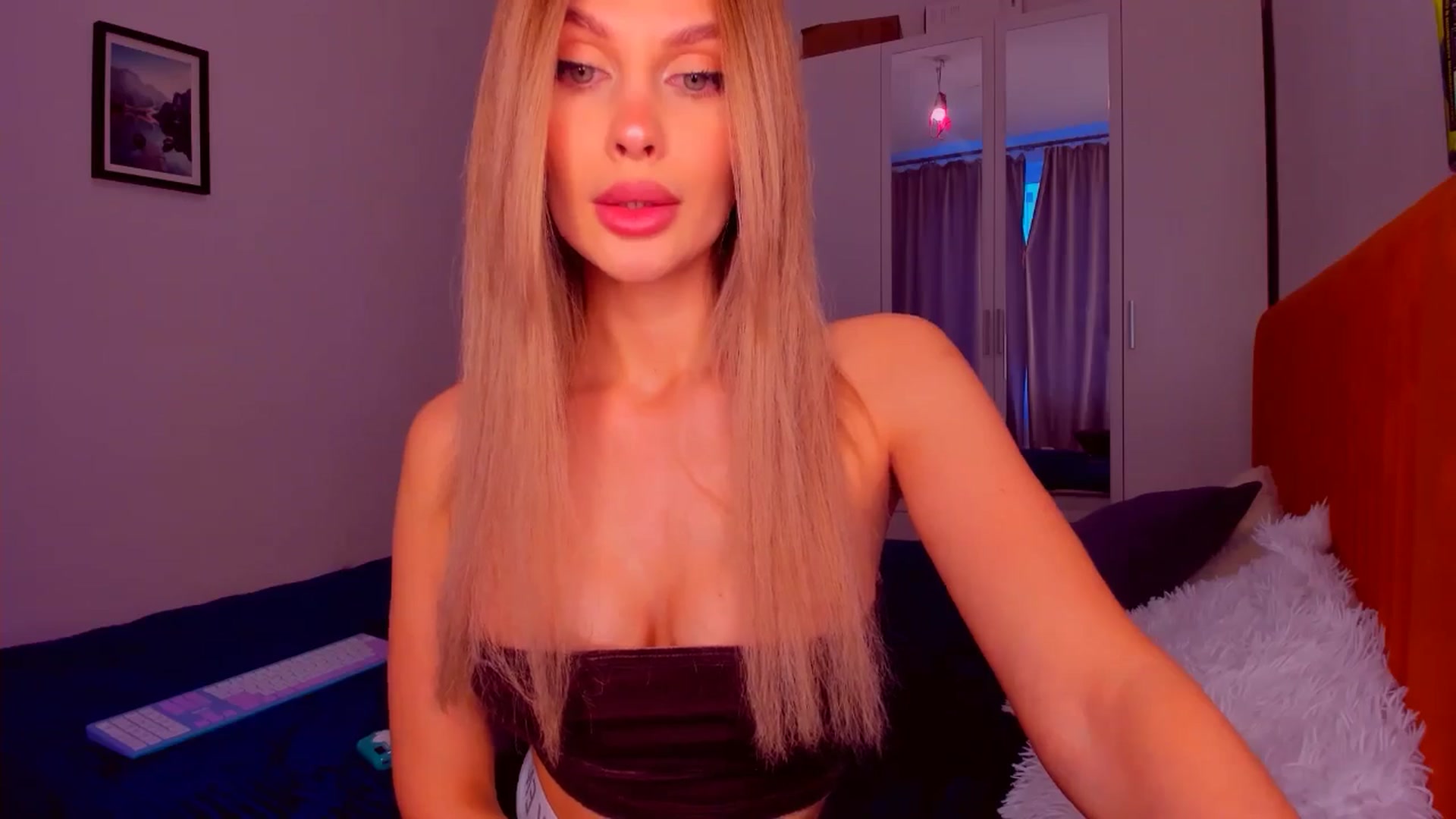Gallery image thumbnail from KatyLi's myfreecams stream on, 01/27/2025, 13:18 image 2 of 20