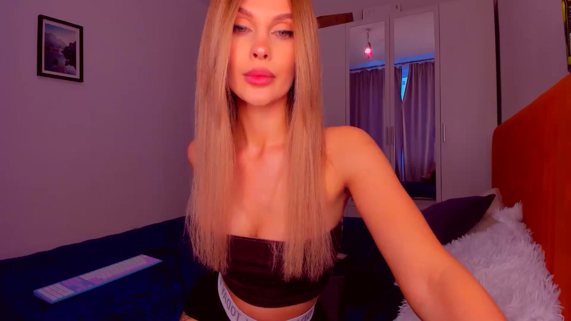 Gallery image thumbnail from KatyLi's myfreecams stream on, 01/27/2025, 13:18 image 7 of 20