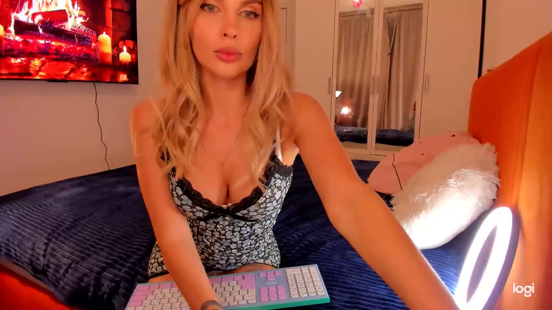 Gallery image thumbnail from KatyLi's myfreecams stream on, 03/11/2025, 21:01 image 9 of 20