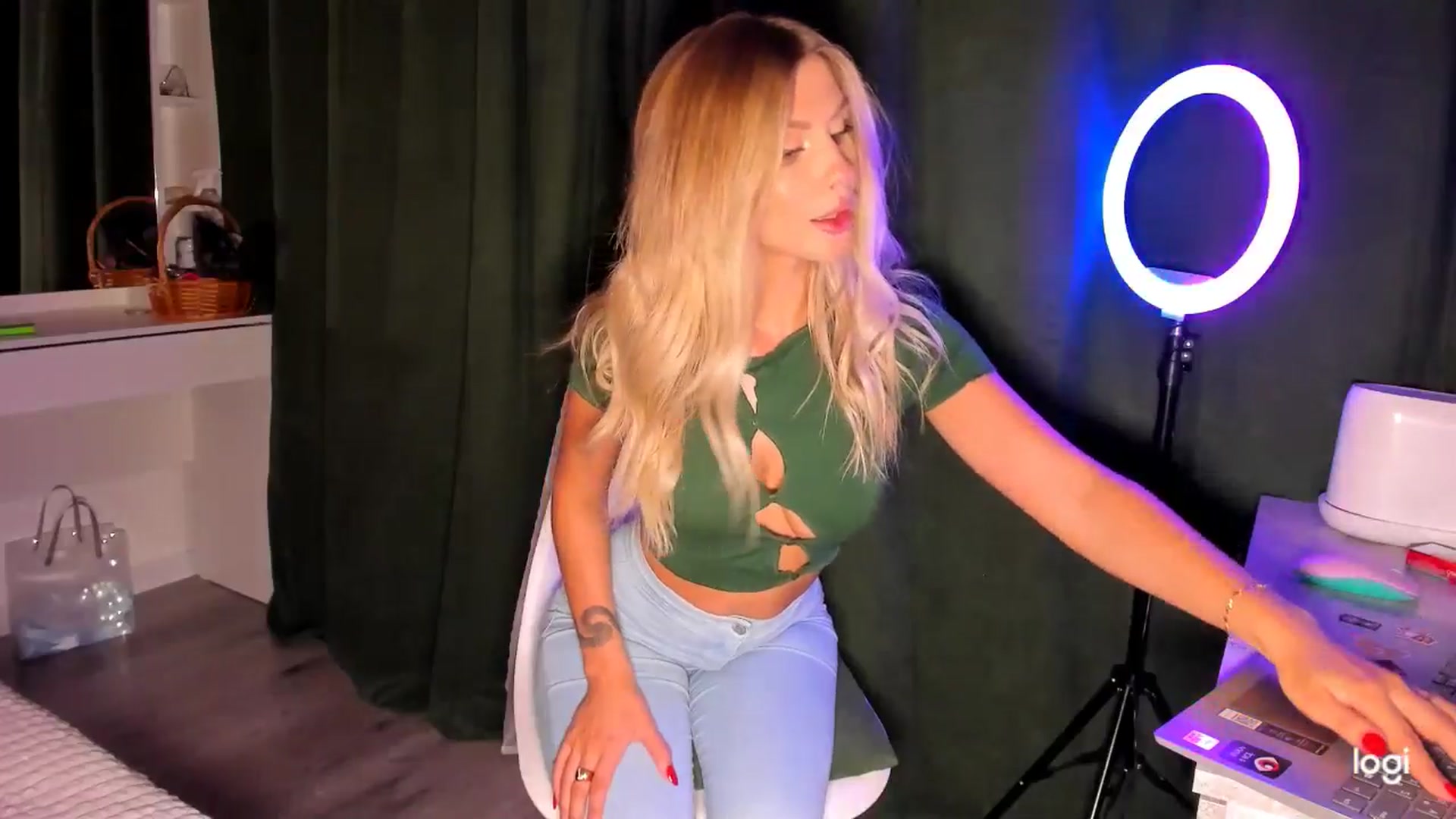 Gallery image thumbnail from KatyLi's myfreecams stream on, 07/28/2025, 21:42 image 19 of 20