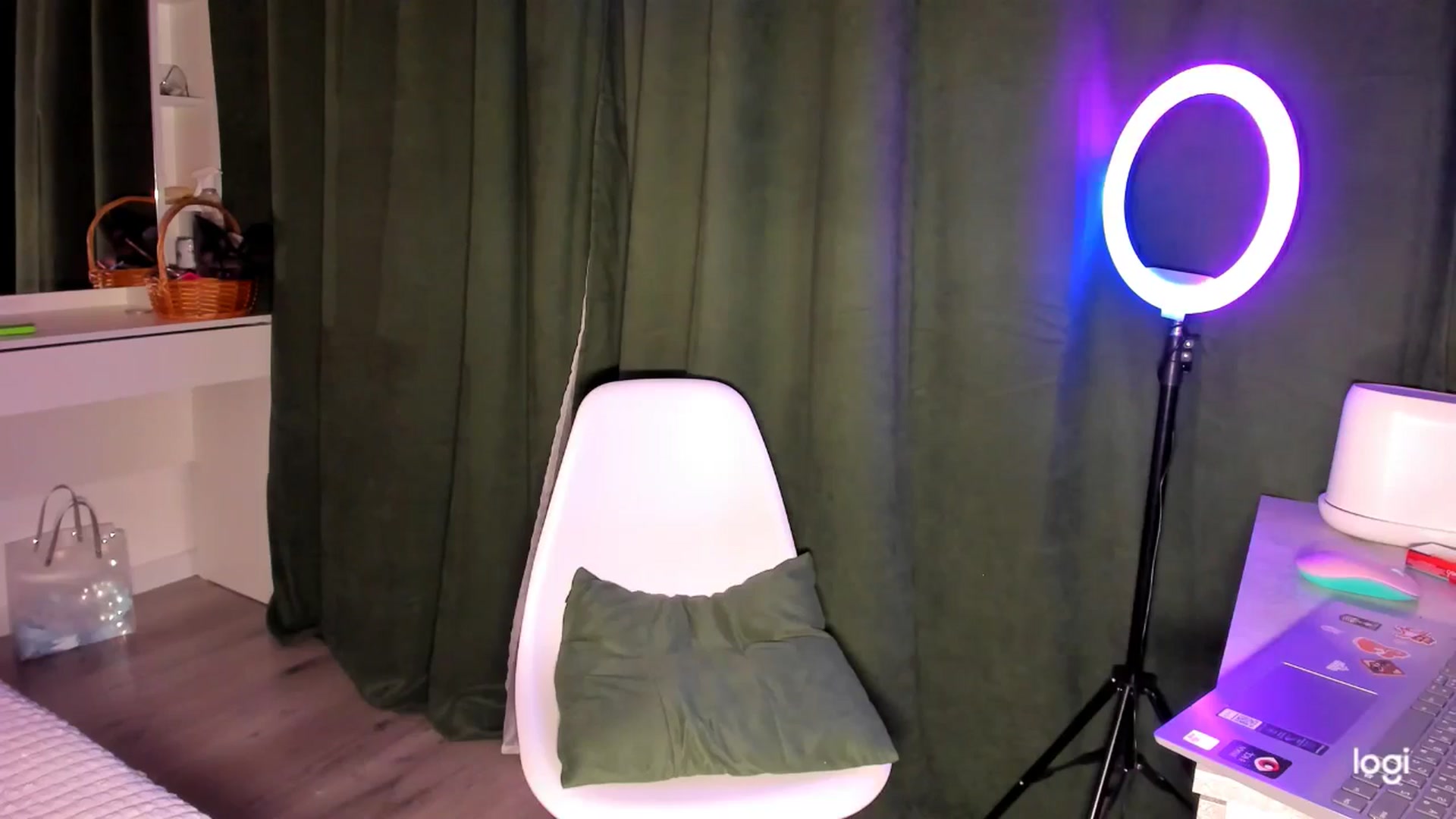 Gallery image thumbnail from KatyLi's myfreecams stream on, 07/28/2025, 21:42 image 20 of 20