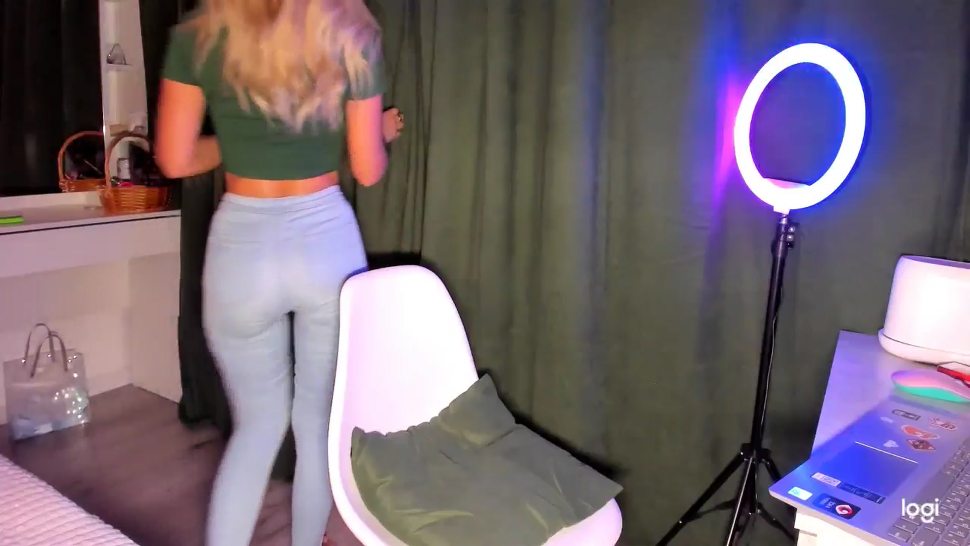 Gallery image thumbnail from KatyLi's myfreecams stream on, 07/28/2025, 21:42 image 16 of 20