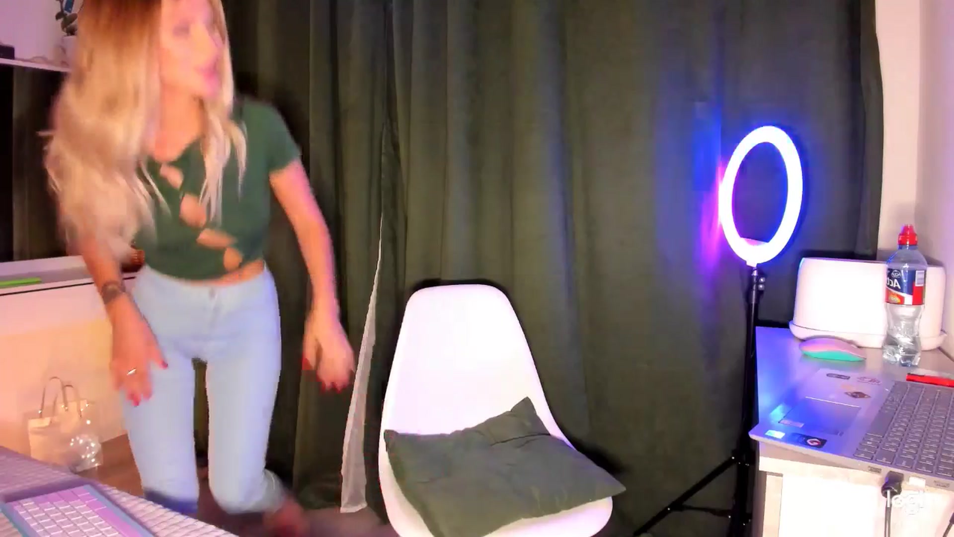 Gallery image thumbnail from KatyLi's myfreecams stream on, 07/28/2025, 22:17 image 11 of 20