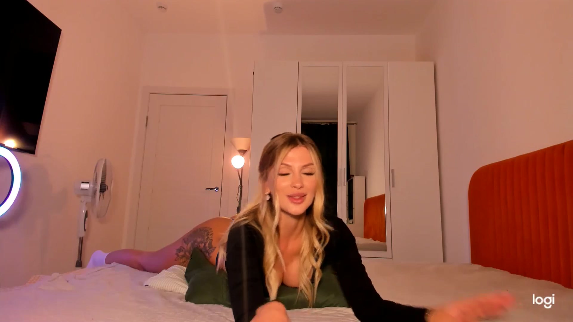 Gallery image thumbnail from KatyLi's myfreecams stream on, 08/10/2025, 21:13 image 16 of 20