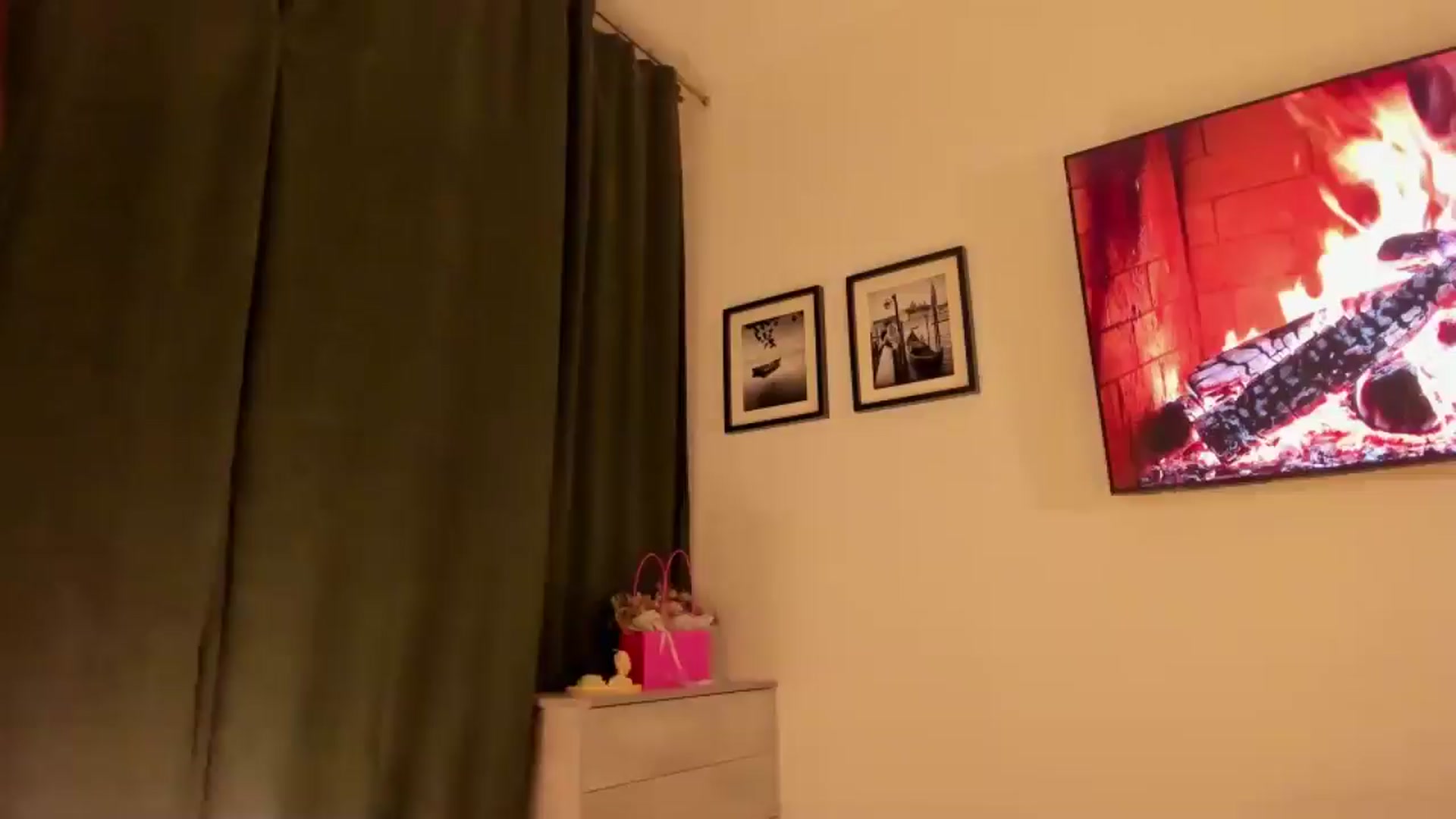 Gallery image thumbnail from KatyLi's myfreecams stream on, 10/12/2025, 20:55 image 4 of 20