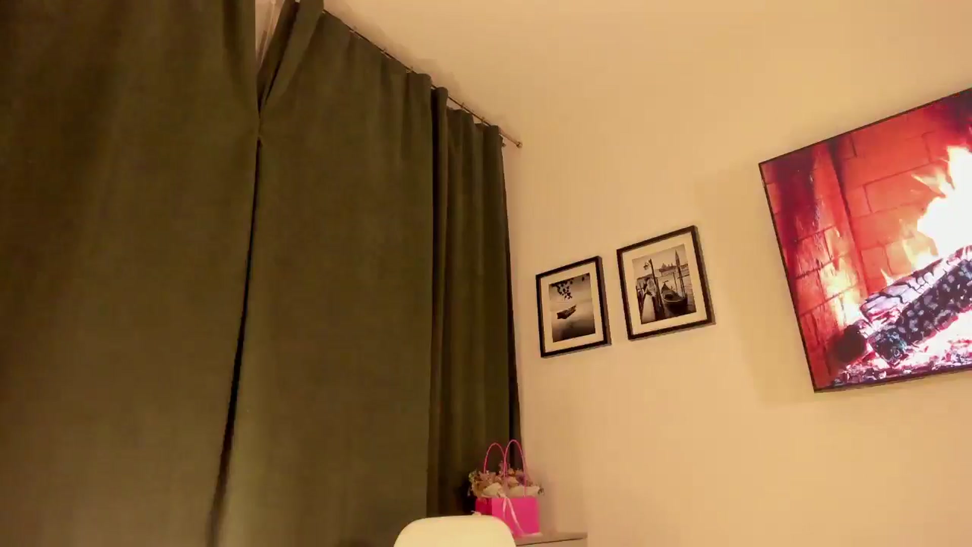 Gallery image thumbnail from KatyLi's myfreecams stream on, 10/12/2025, 21:28 image 3 of 20