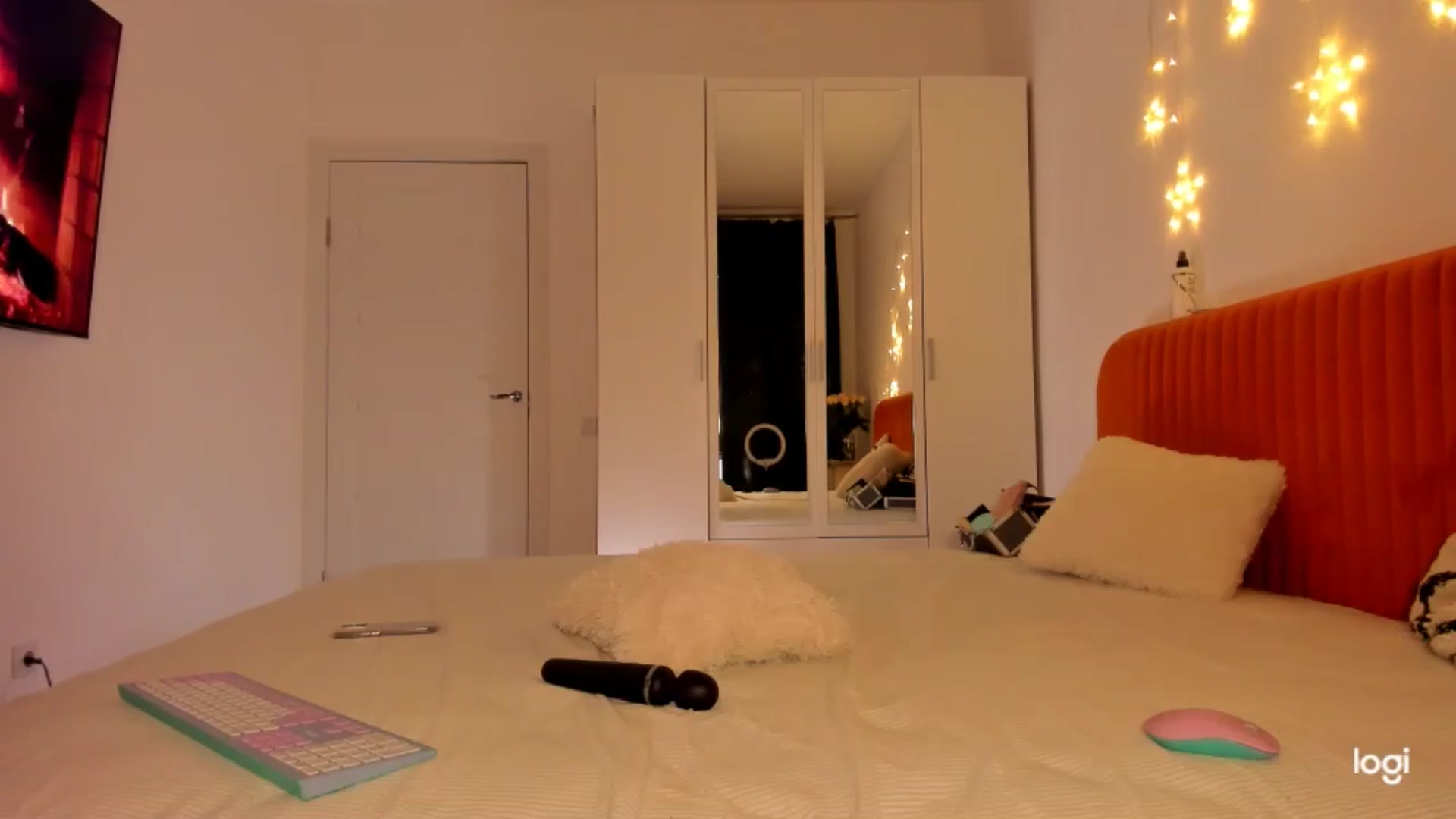 Gallery image thumbnail from KatyLi's myfreecams stream on, 12/06/2025, 23:24 image 12 of 20