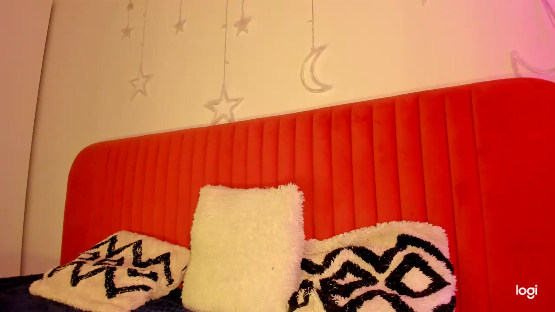 Gallery image thumbnail from KatyLi's myfreecams stream on, 02/03/2026, 21:41 image 17 of 20