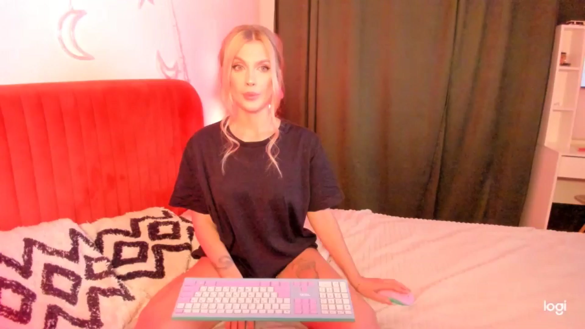 Gallery image thumbnail from KatyLi's myfreecams stream on, 02/08/2026, 21:39 image 1 of 20