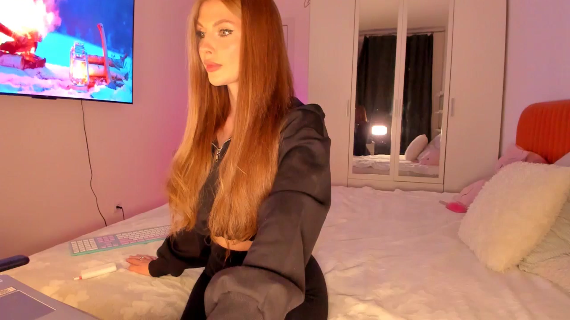 Gallery image thumbnail from KatyLi's myfreecams stream on, 04/12/2026, 21:53 image 5 of 20