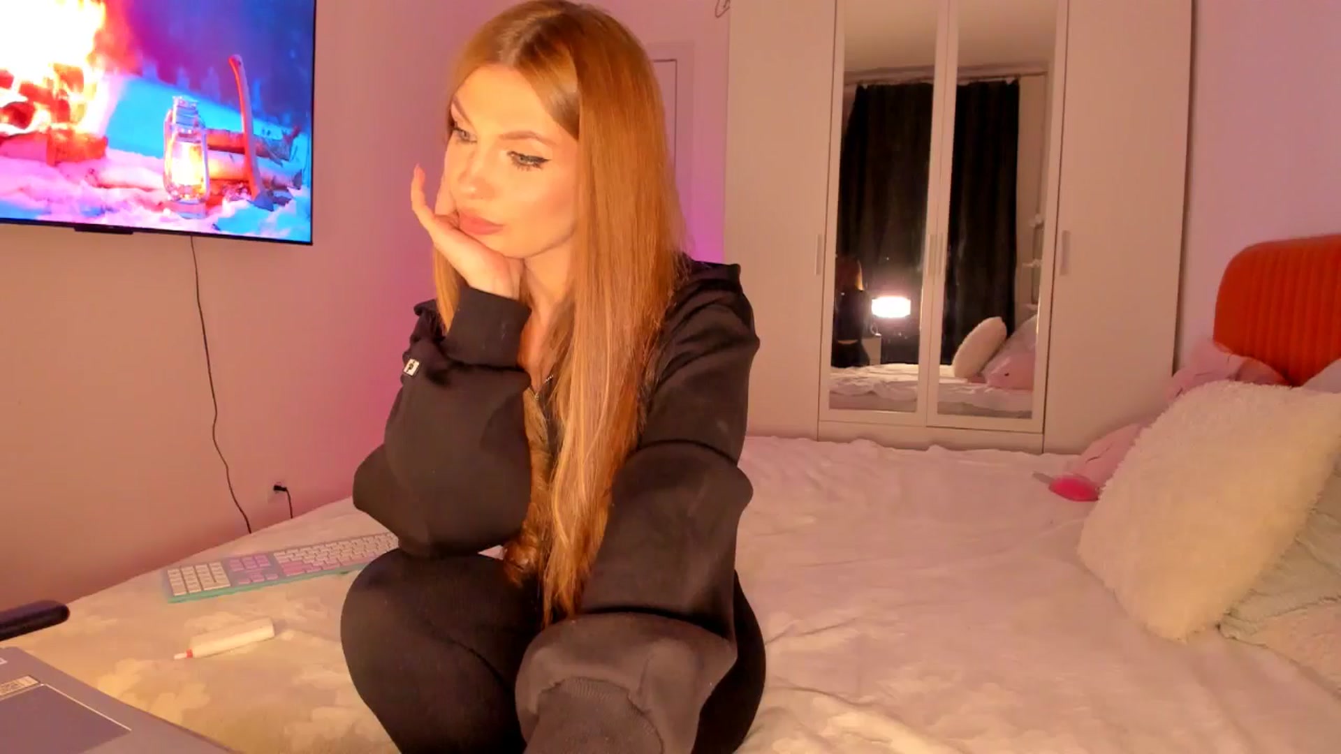 Gallery image thumbnail from KatyLi's myfreecams stream on, 04/12/2026, 21:53 image 7 of 20