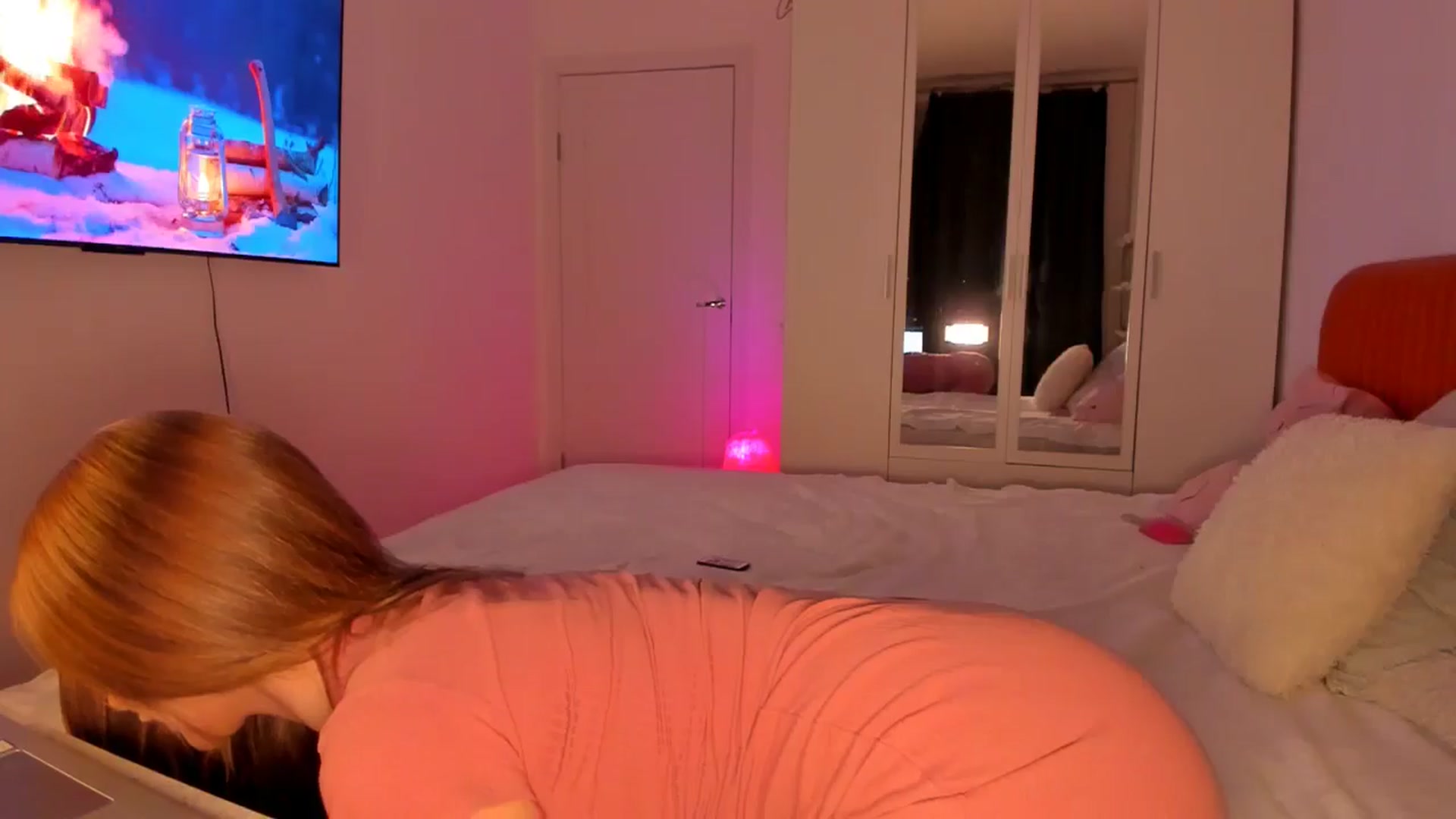 Gallery image thumbnail from KatyLi's myfreecams stream on, 04/12/2026, 21:53 image 17 of 20