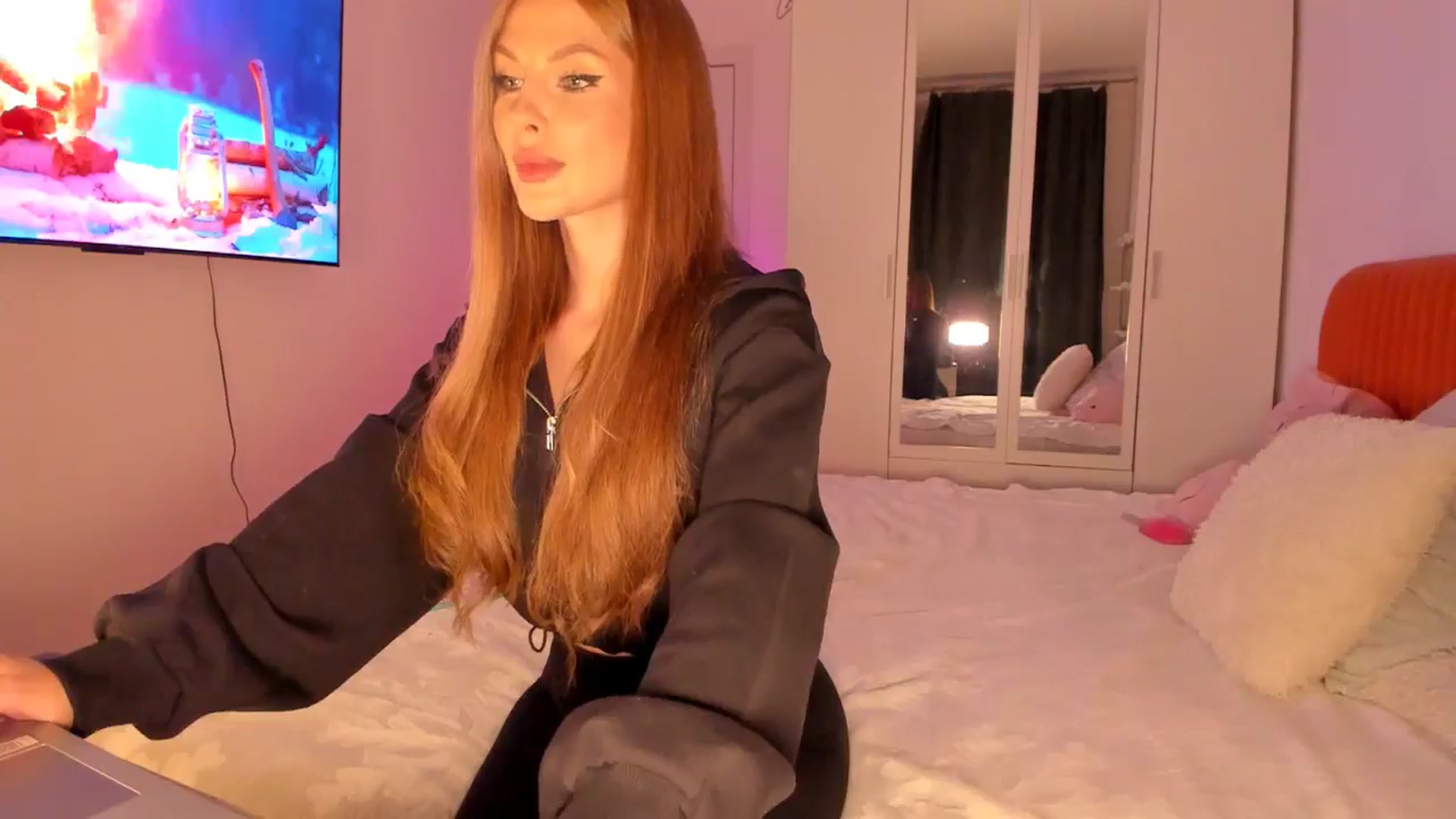 Gallery image thumbnail from KatyLi's myfreecams stream on, 04/12/2026, 21:53 image 10 of 20