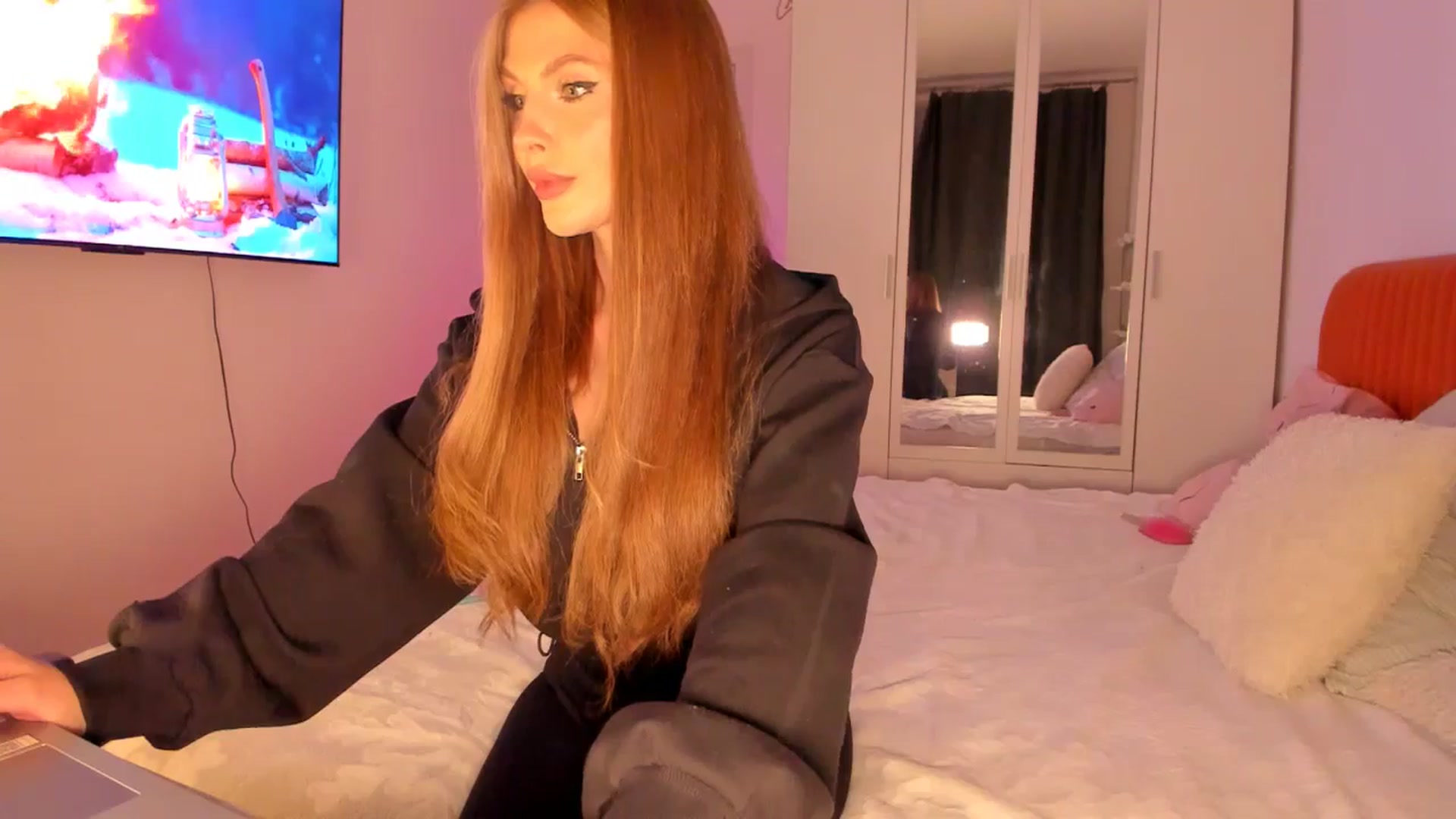 Gallery image thumbnail from KatyLi's myfreecams stream on, 04/12/2026, 21:53 image 9 of 20
