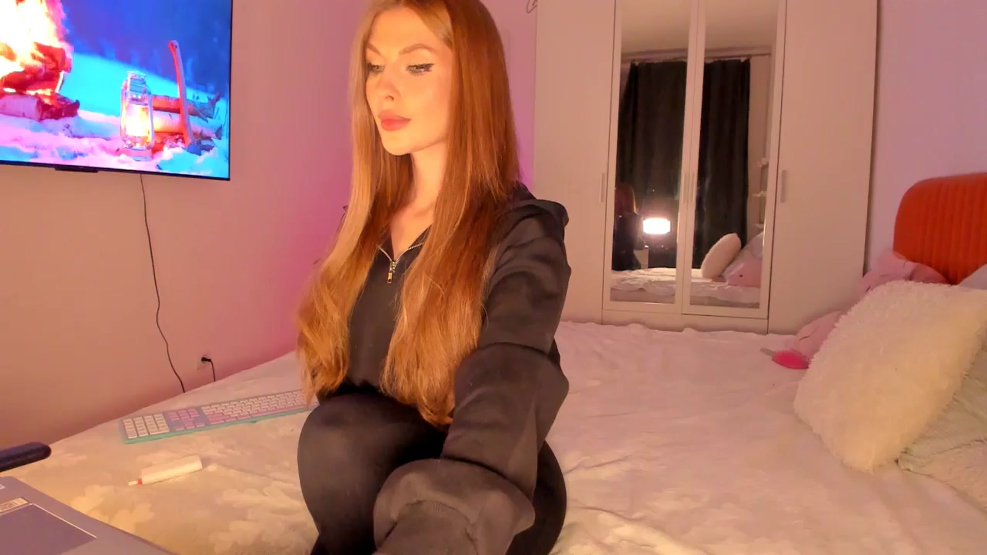 Gallery image thumbnail from KatyLi's myfreecams stream on, 04/12/2026, 21:53 image 6 of 20