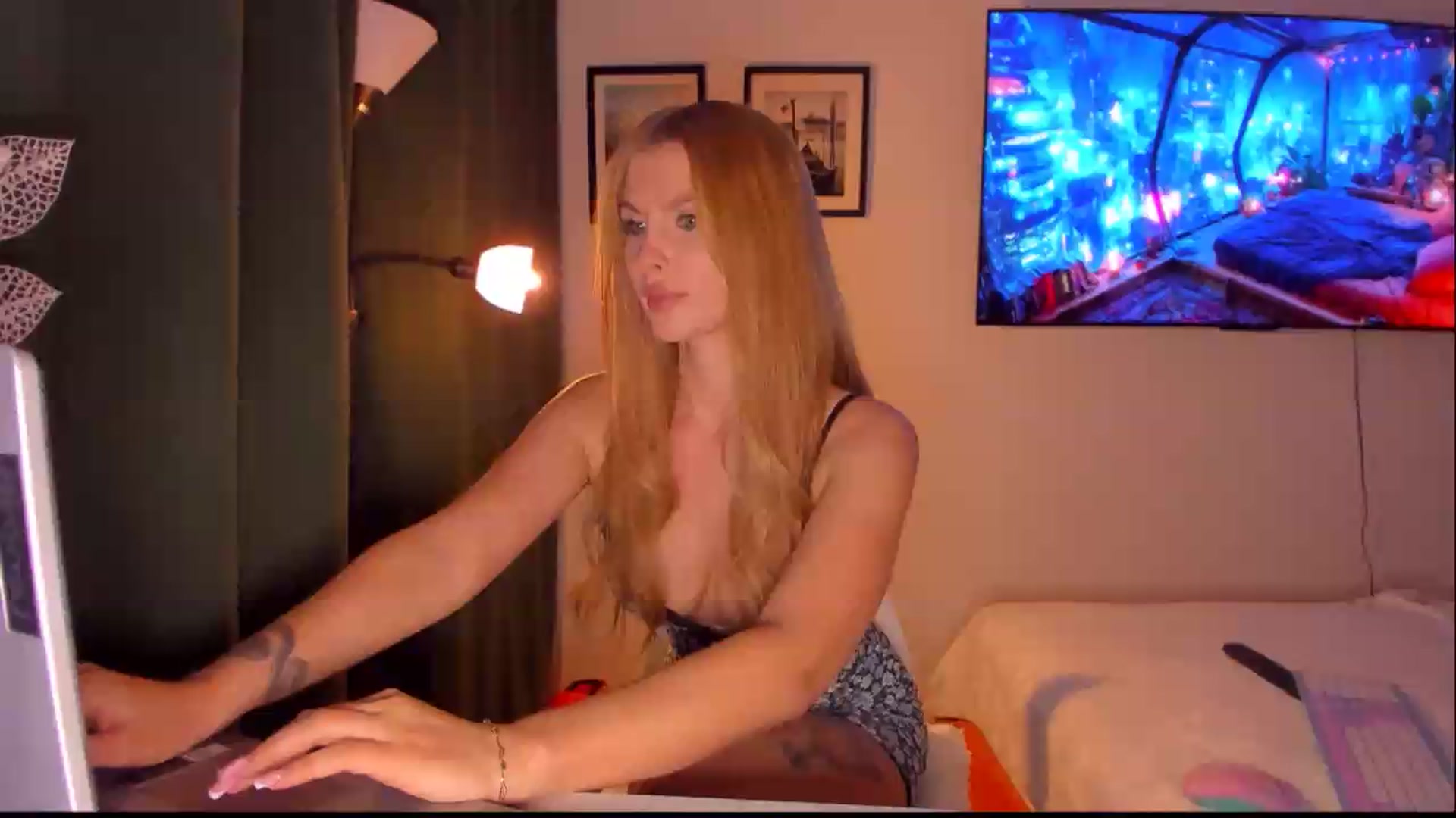 Gallery image thumbnail from KatyLi's myfreecams stream on, 06/21/2026, 21:25 image 1 of 20