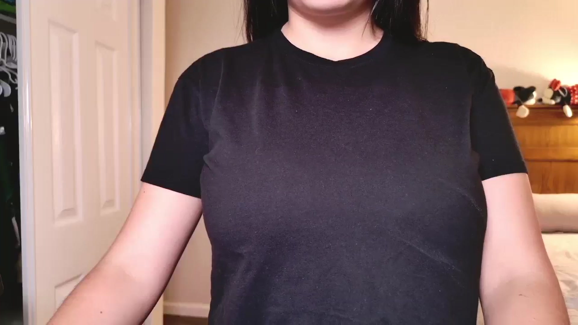 Gallery image thumbnail from KatyLorens's myfreecams stream on, 08/08/2023, 03:27 image 15 of 20