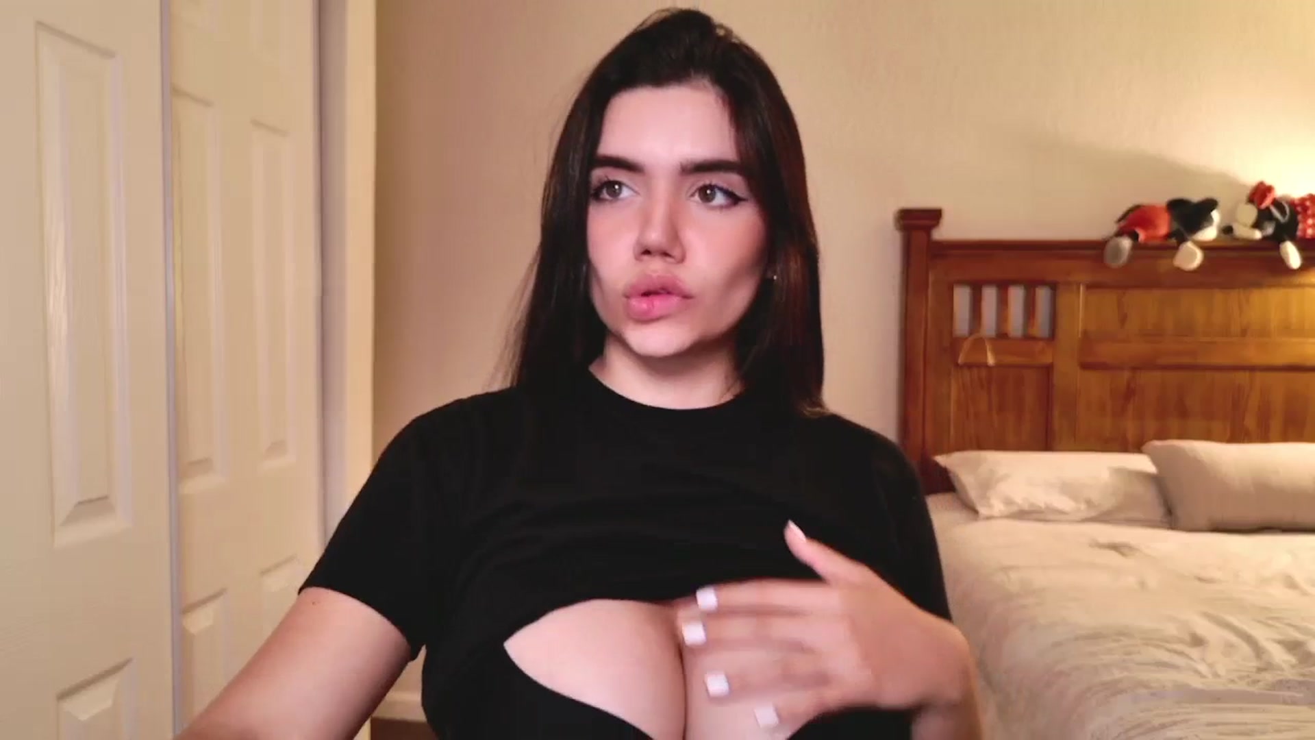 Gallery image thumbnail from KatyLorens's myfreecams stream on, 08/08/2023, 03:27 image 20 of 20