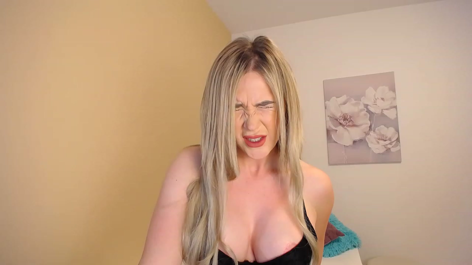 Gallery image thumbnail from Katy_KatyXX's myfreecams stream on, 03/23/2023, 05:18 image 8 of 20
