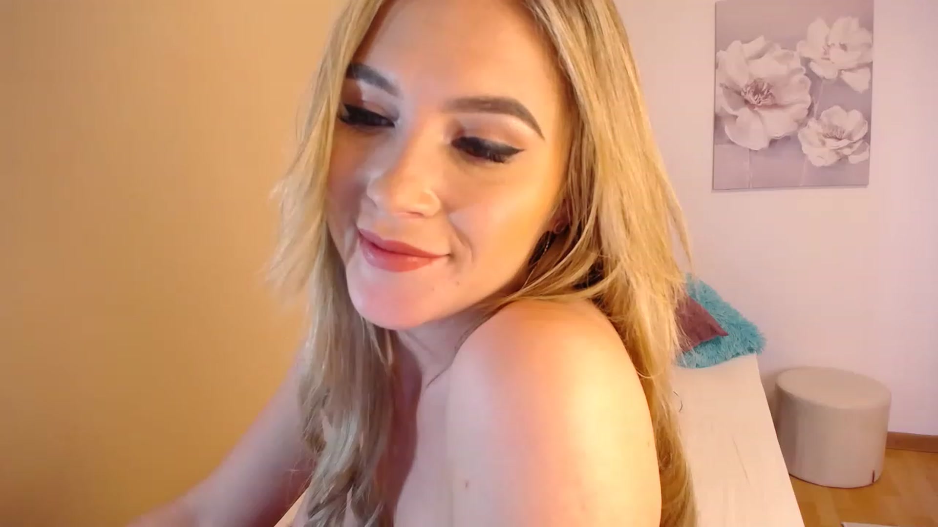 Gallery image thumbnail from Katy_KatyXX's myfreecams stream on, 03/24/2023, 08:30 image 16 of 20