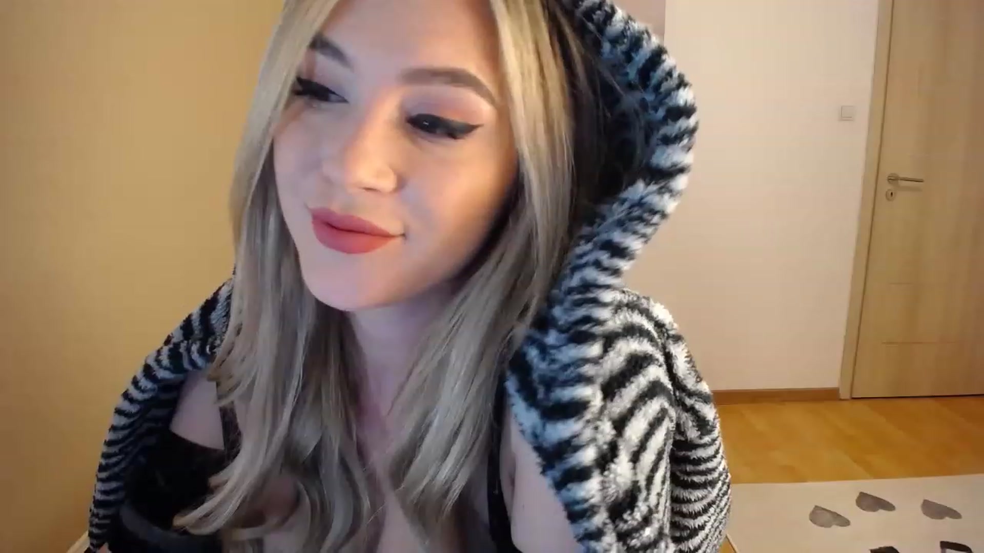 Gallery image thumbnail from Katy_KatyXX's myfreecams stream on, 03/29/2023, 02:46 image 2 of 20