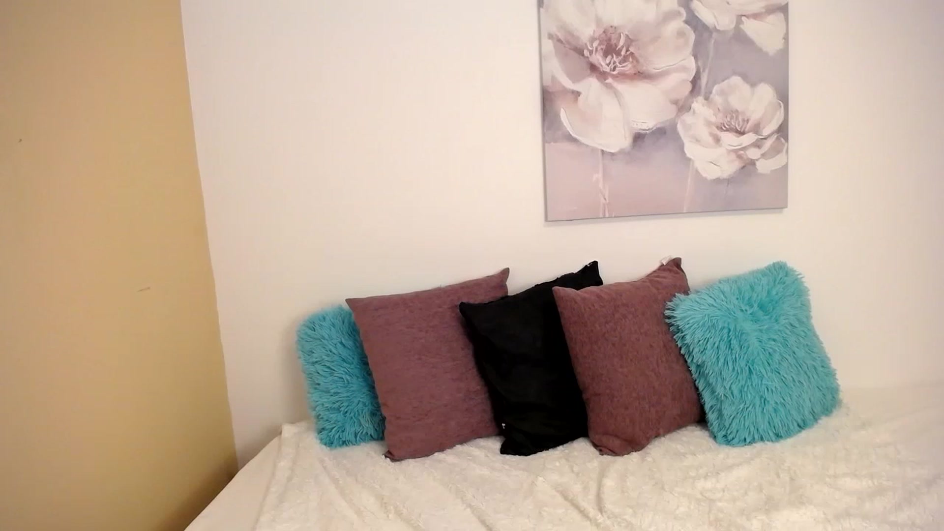 Gallery image thumbnail from Katy_KatyXX's myfreecams stream on, 05/03/2023, 04:51 image 4 of 20