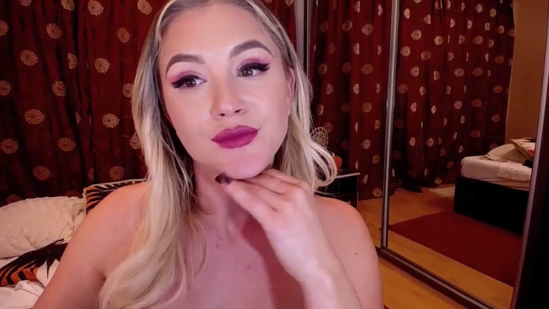 Gallery image thumbnail from Katy_KatyXX's myfreecams stream on, 11/06/2023, 07:44 image 18 of 20