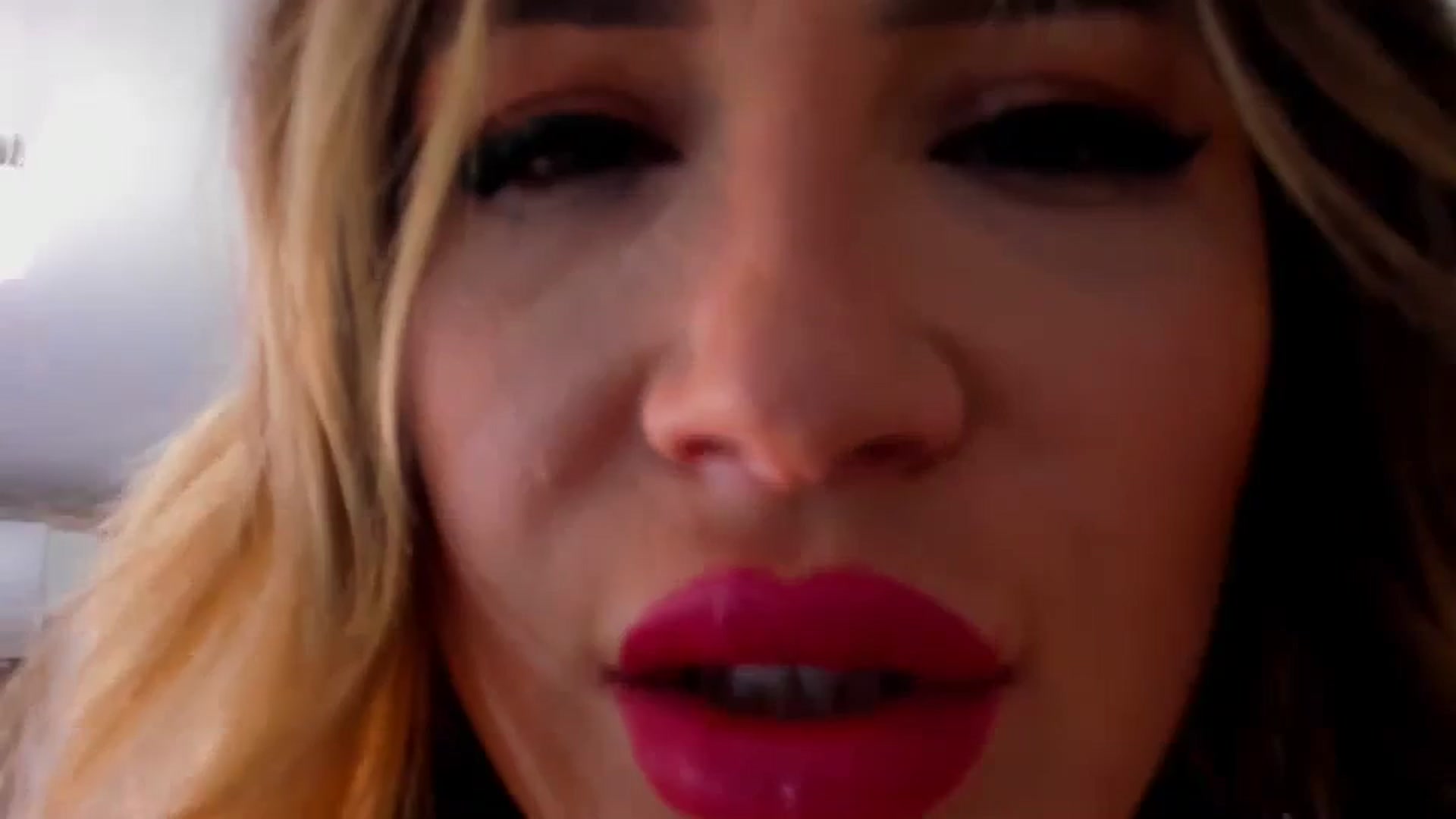 Gallery image thumbnail from Katy_KatyXX's myfreecams stream on, 04/03/2024, 20:46 image 17 of 20