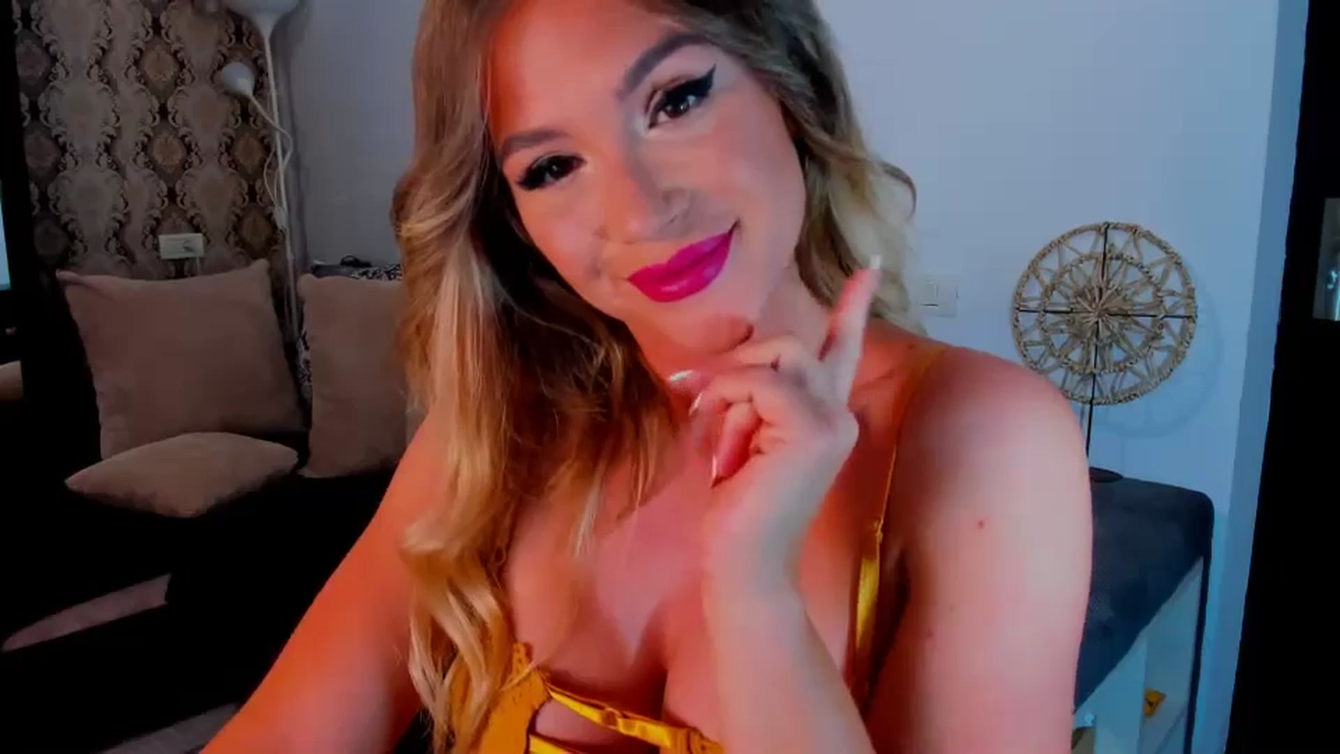 Gallery image thumbnail from Katy_KatyXX's myfreecams stream on, 05/27/2024, 24:27 image 10 of 20