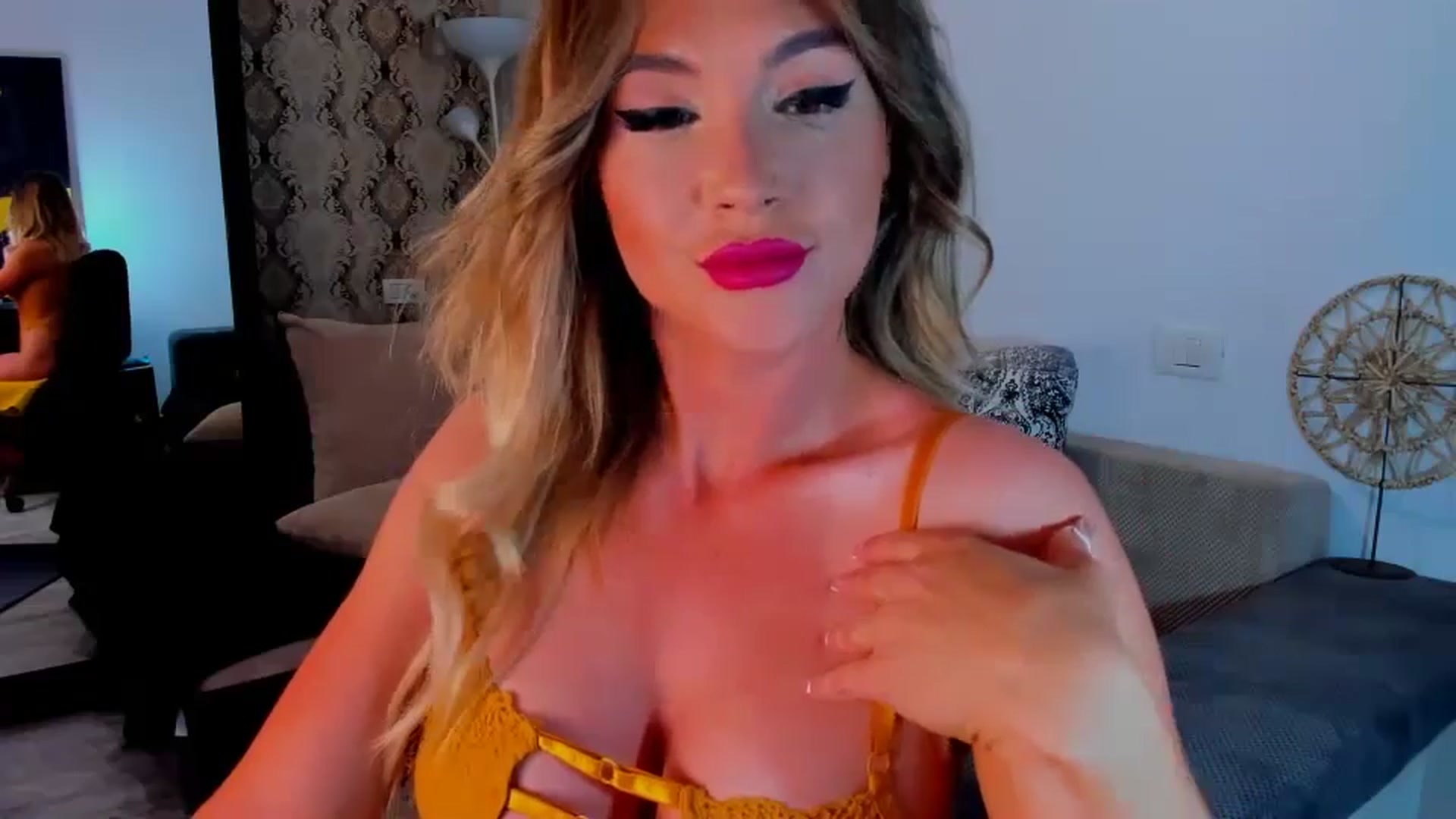 Gallery image thumbnail from Katy_KatyXX's myfreecams stream on, 05/27/2024, 01:28 image 6 of 20