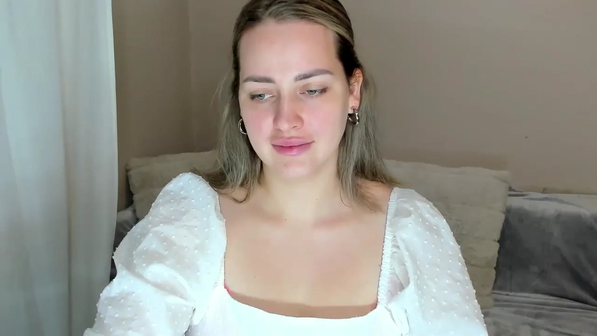Gallery image thumbnail from Katy__Berry's myfreecams stream on, 11/08/2024, 12:53 image 3 of 20