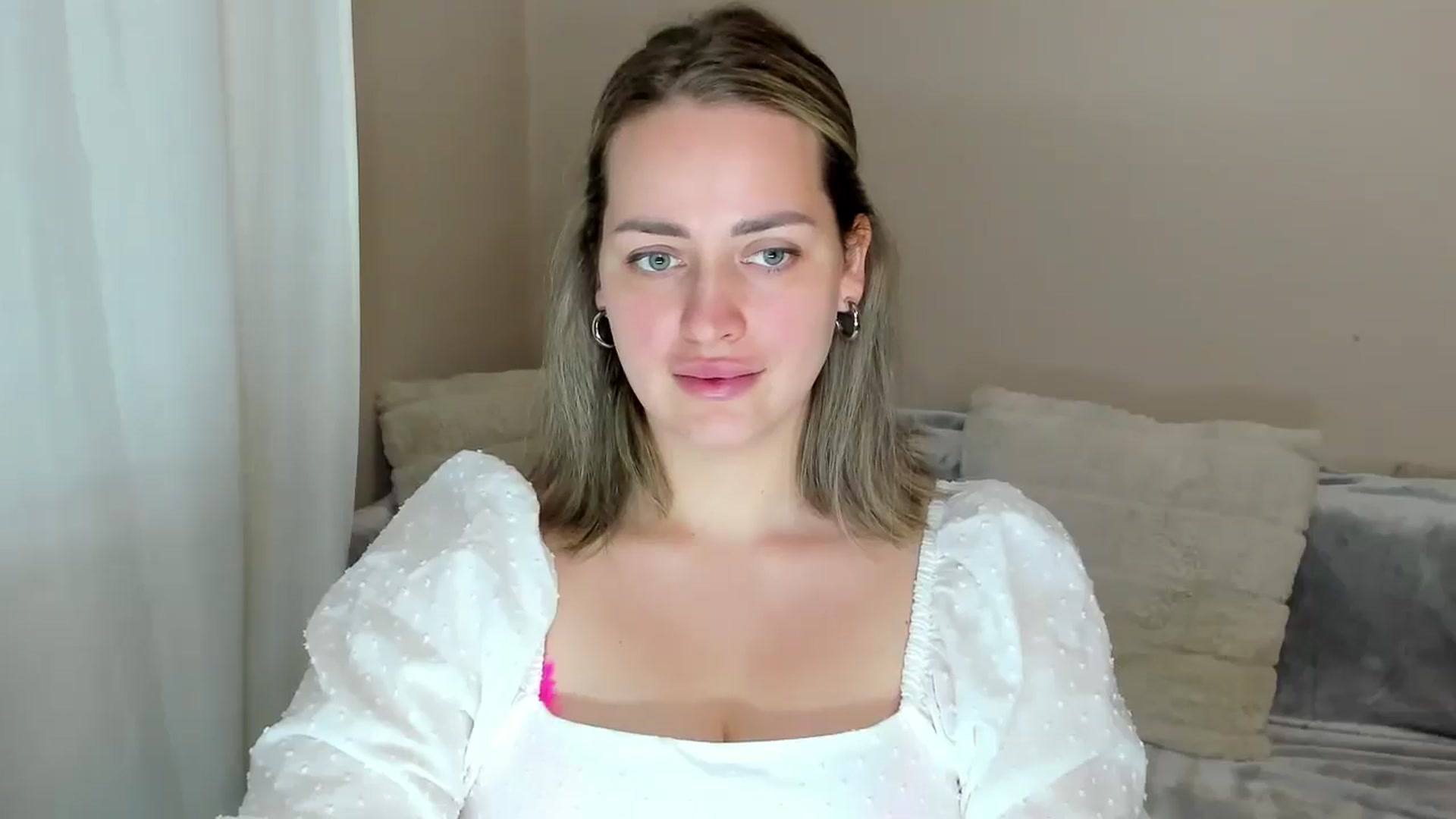 Gallery image thumbnail from Katy__Berry's myfreecams stream on, 11/08/2024, 12:53 image 16 of 20