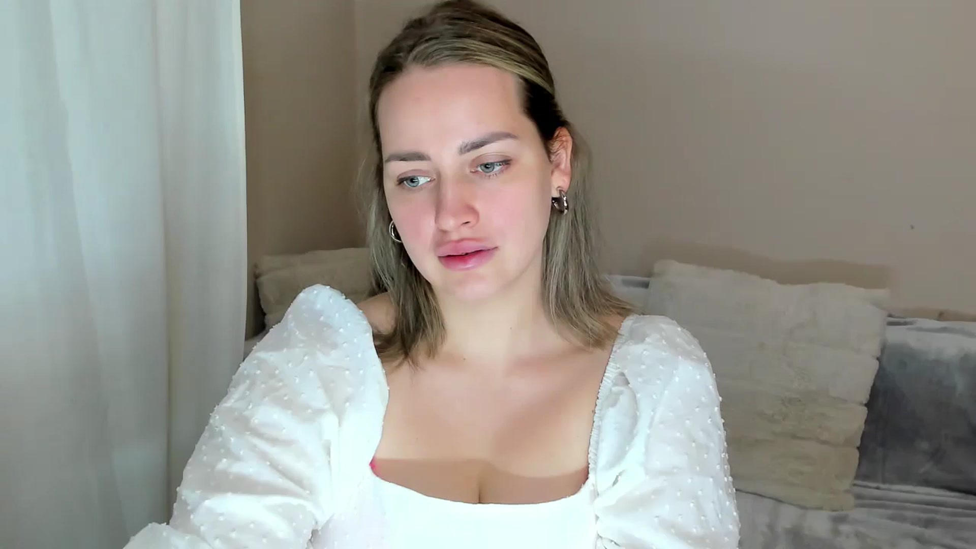 Gallery image thumbnail from Katy__Berry's myfreecams stream on, 11/08/2024, 12:53 image 11 of 20