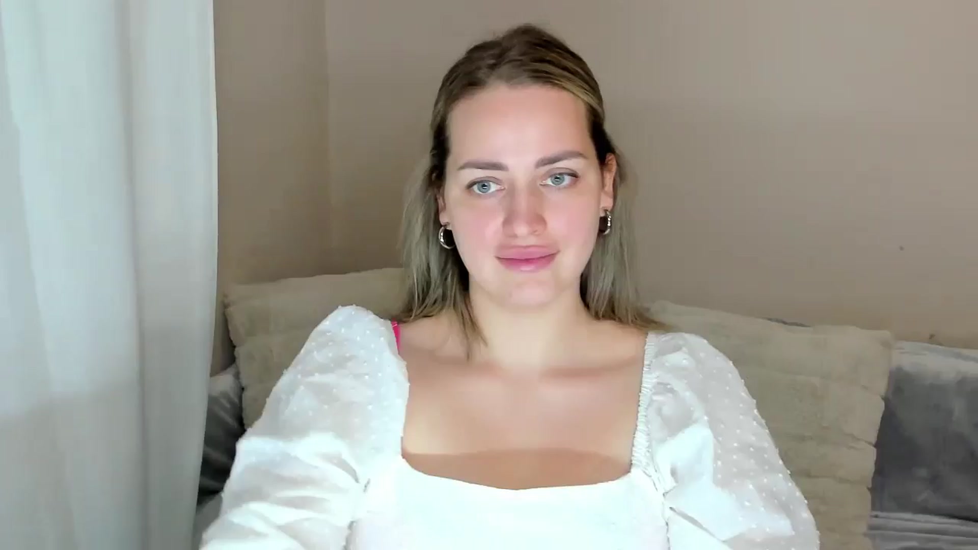 Gallery image thumbnail from Katy__Berry's myfreecams stream on, 11/08/2024, 13:28 image 6 of 20
